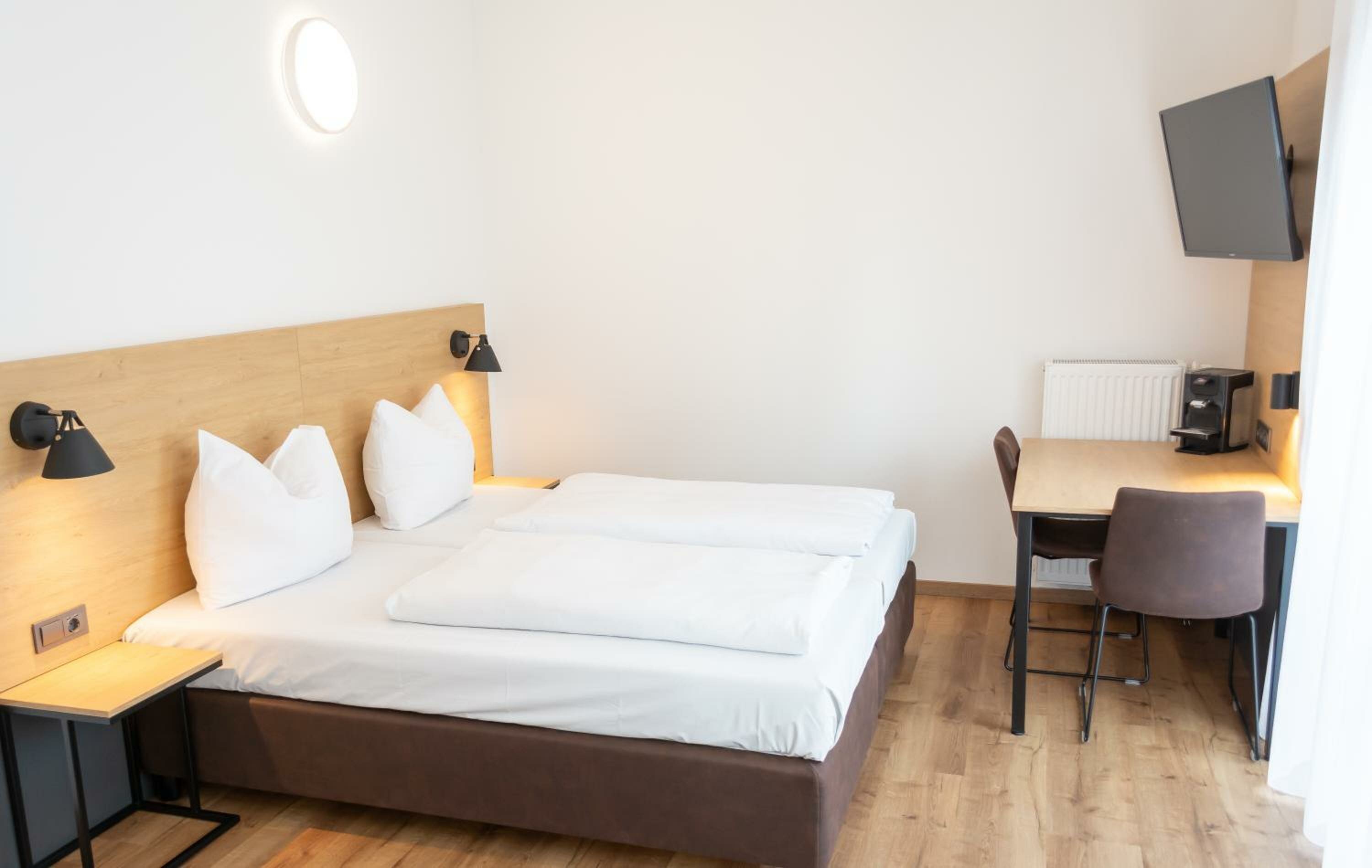 Studio Apartment L with Kitchen