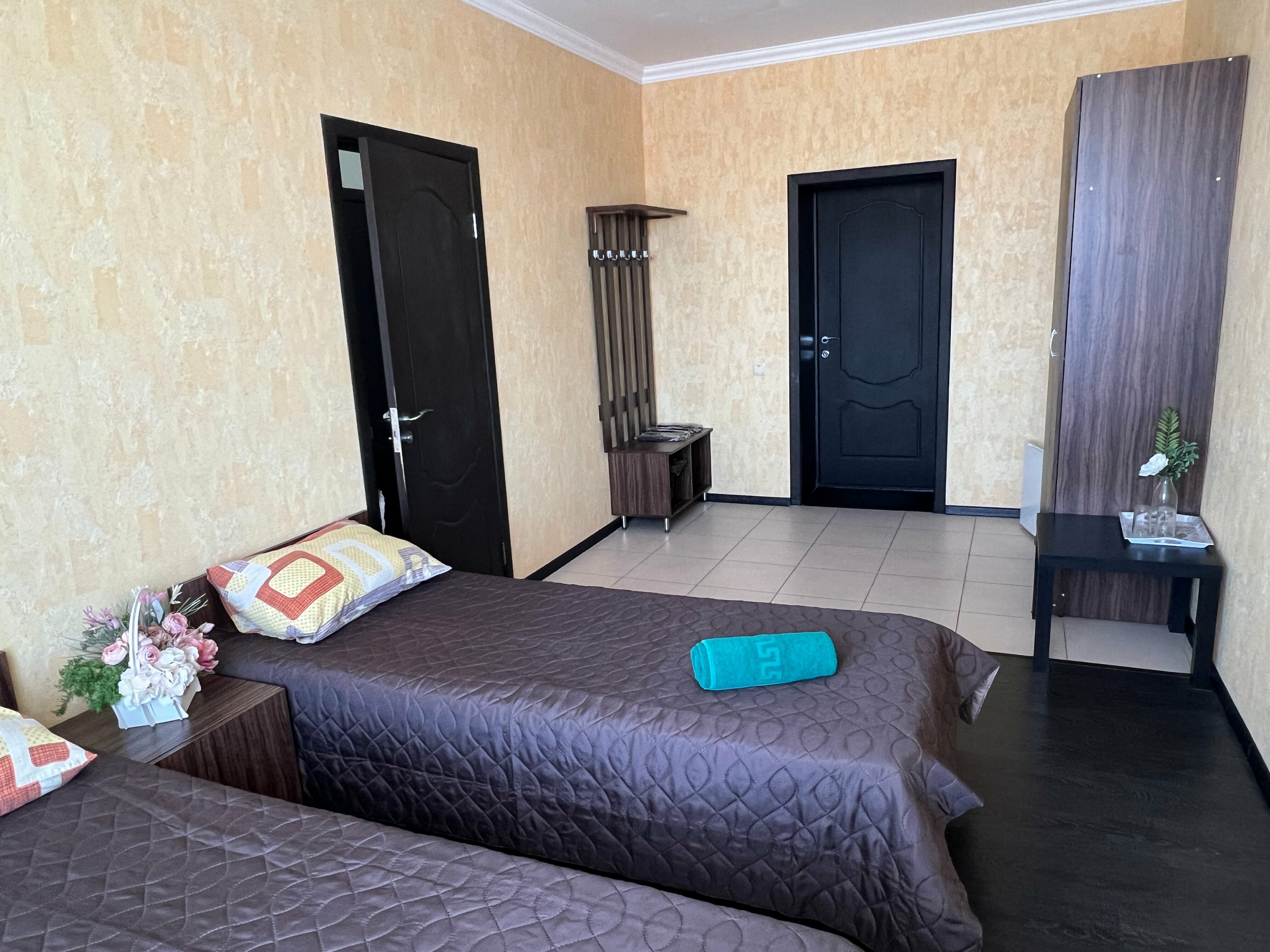 Улучшенный хостельный мужской номер с подселением