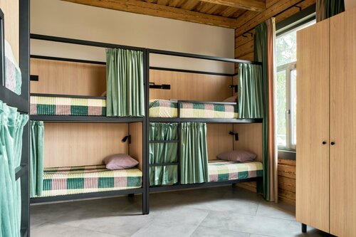 Место в шестиместном номере