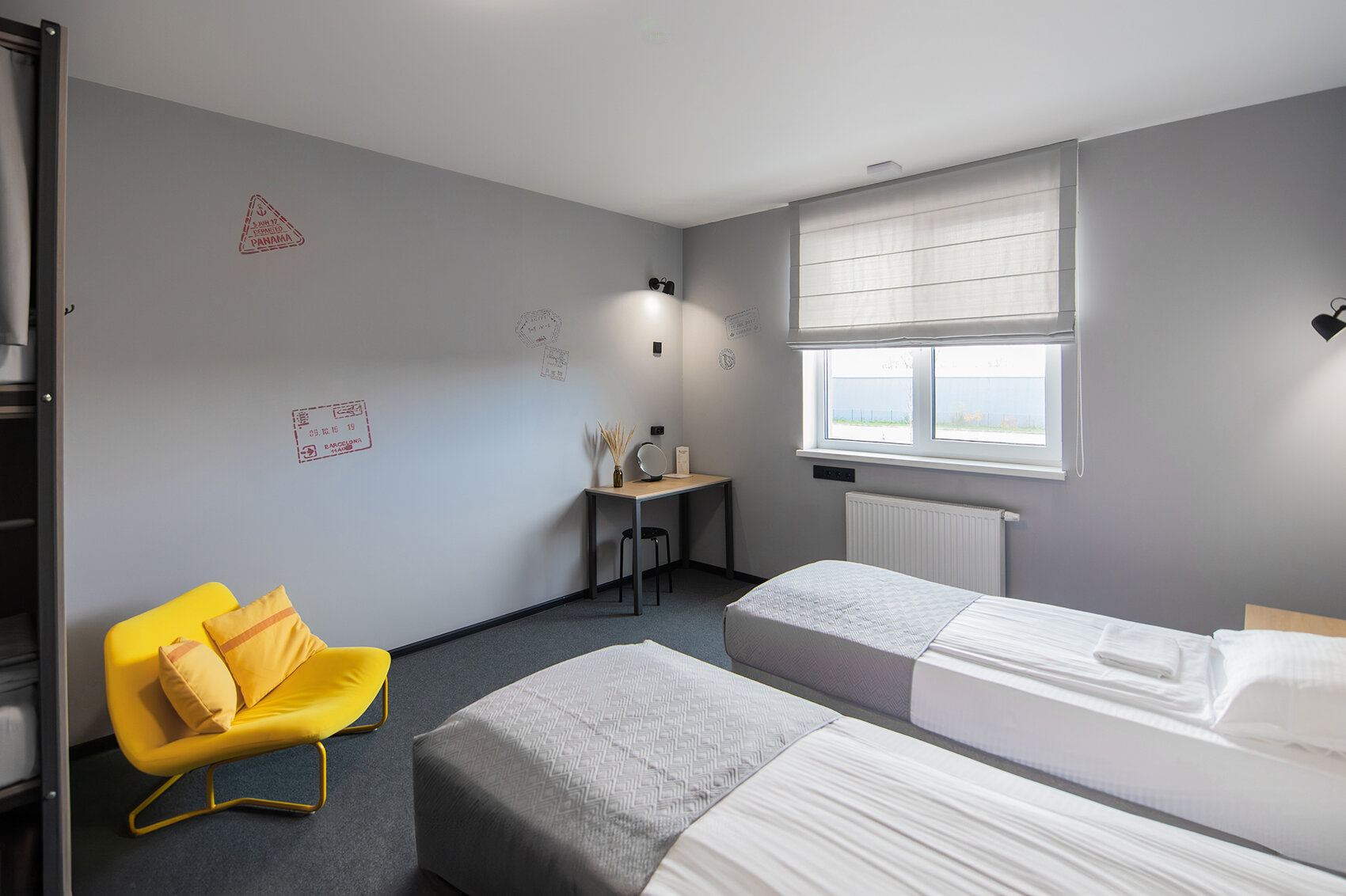 Семейный номер с общей ванной комнатой