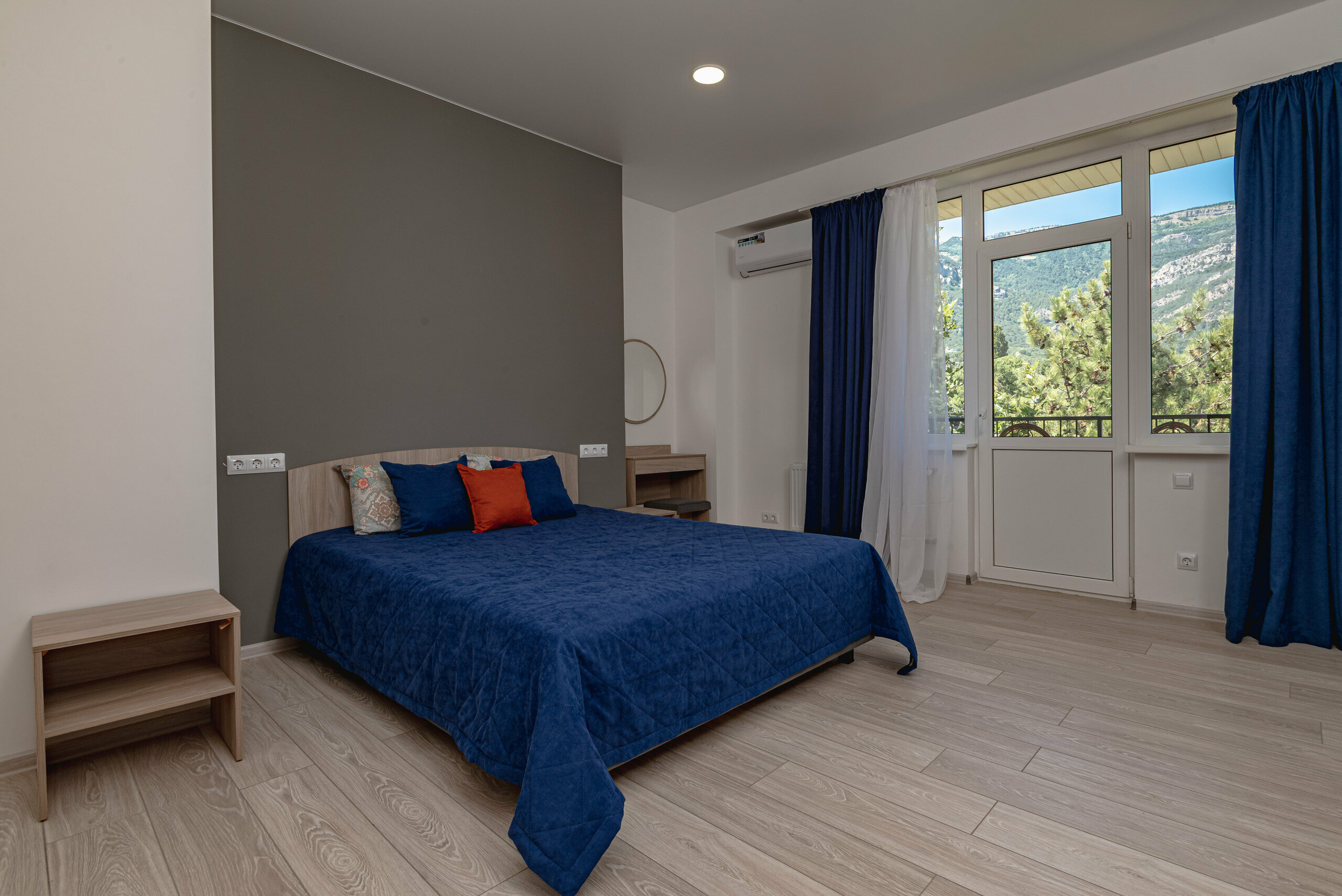 Апартаменты с кухней и балконом