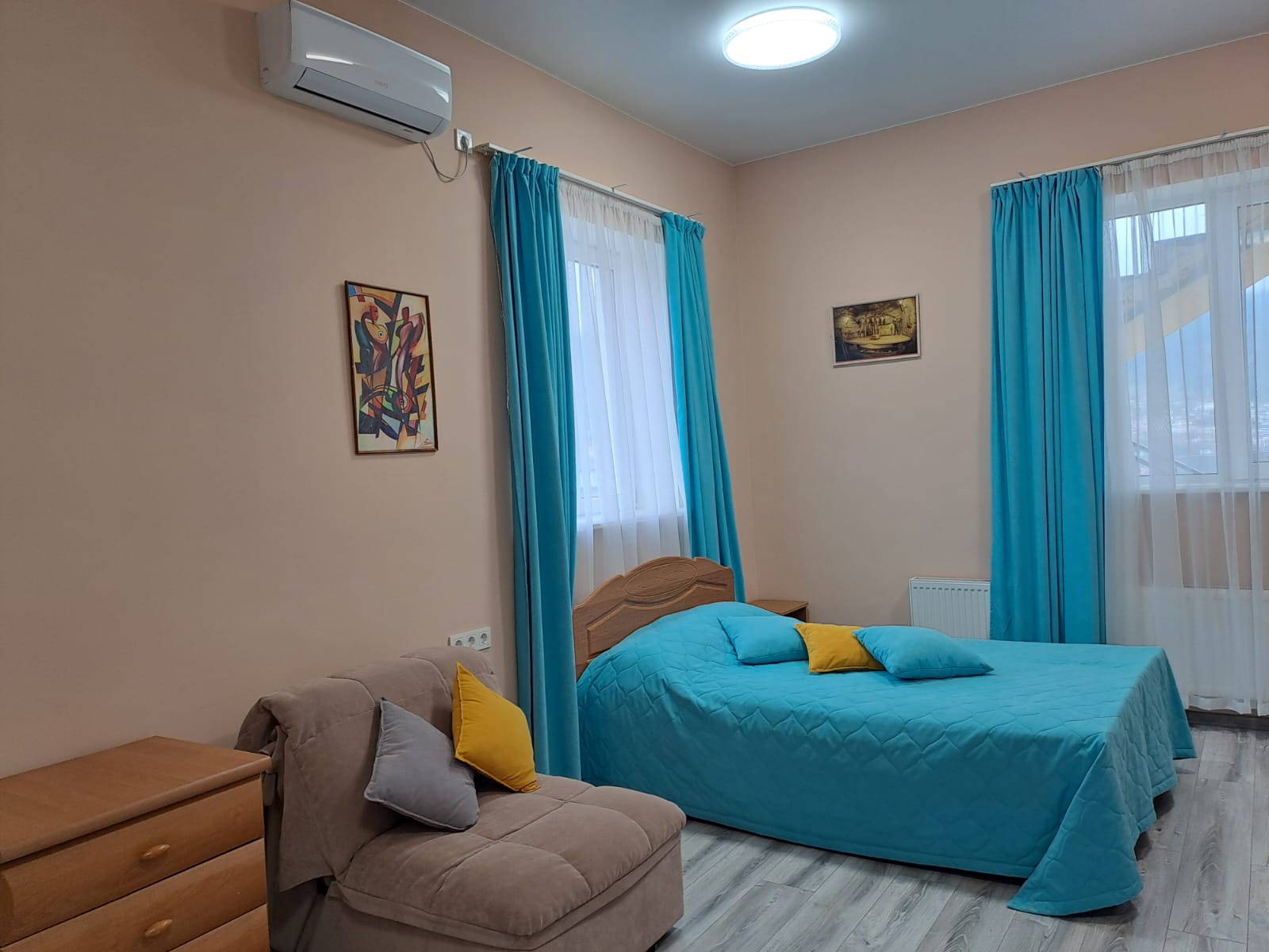 Апартаменты с кухней и балконом