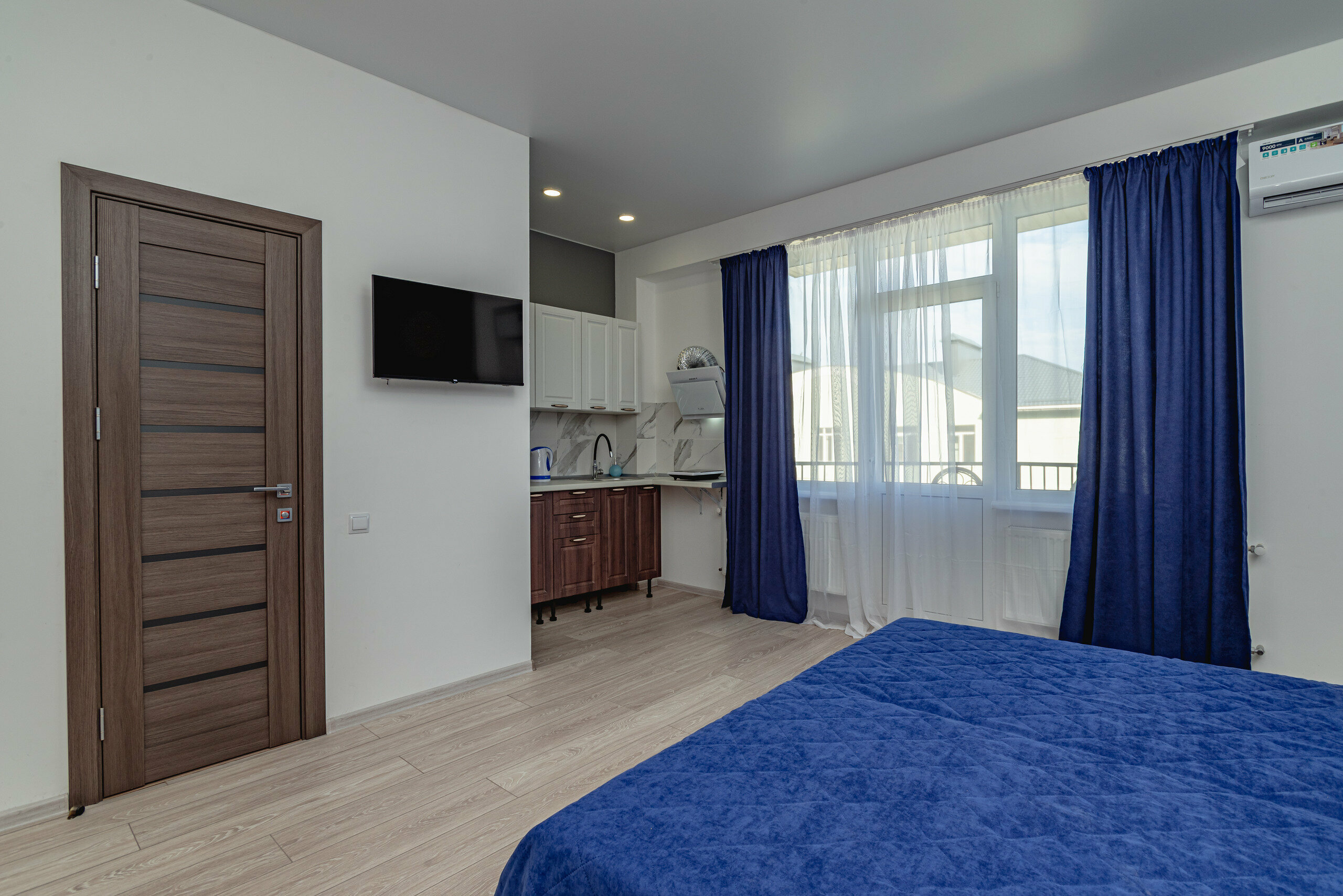 Апартаменты с кухней и балконом