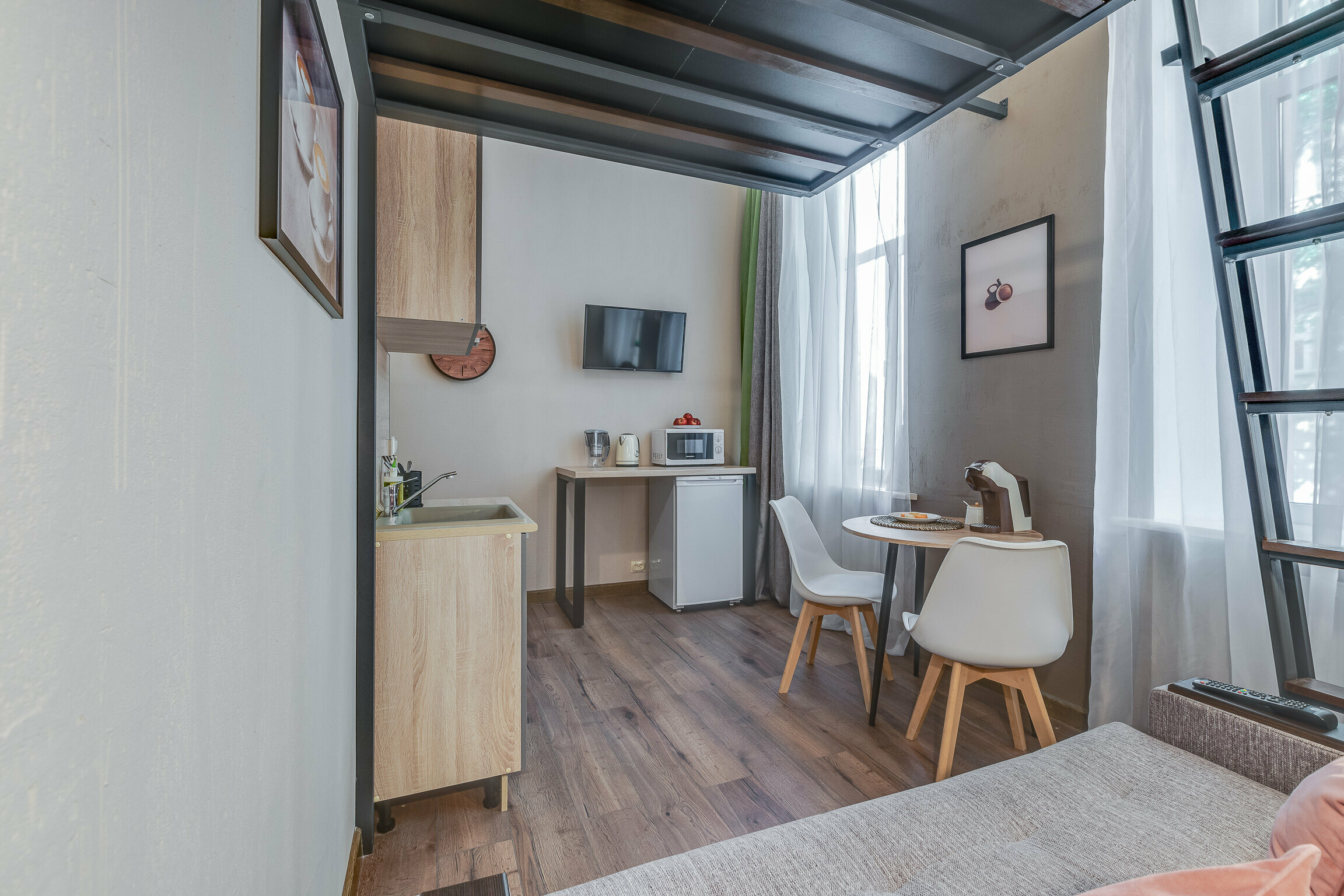 Двухуровневый стандартный четырехместный номер