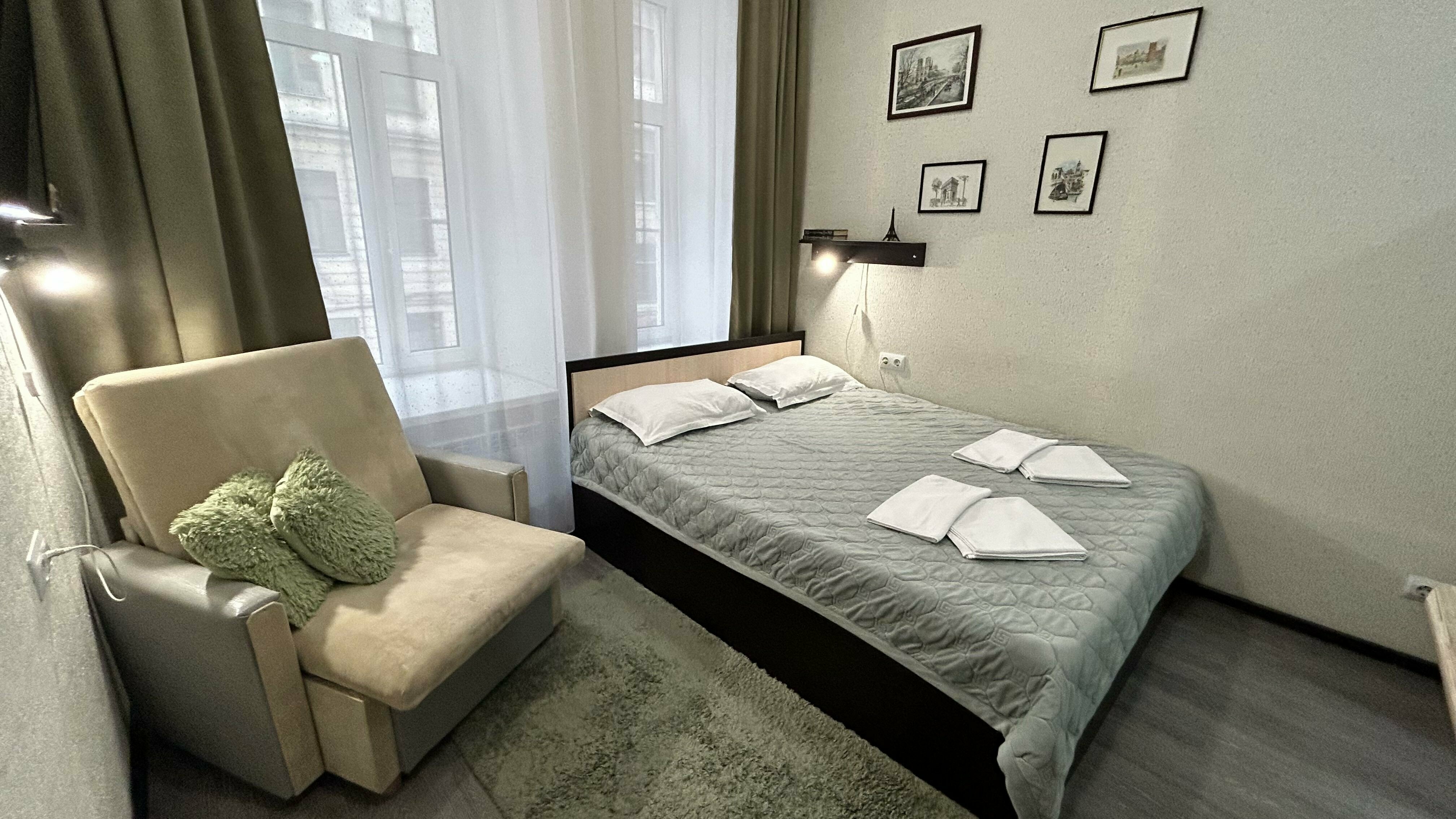 Комната с 2-х спальной кроватью и доп.местом ( кресло-кровать), с основными удобствами,