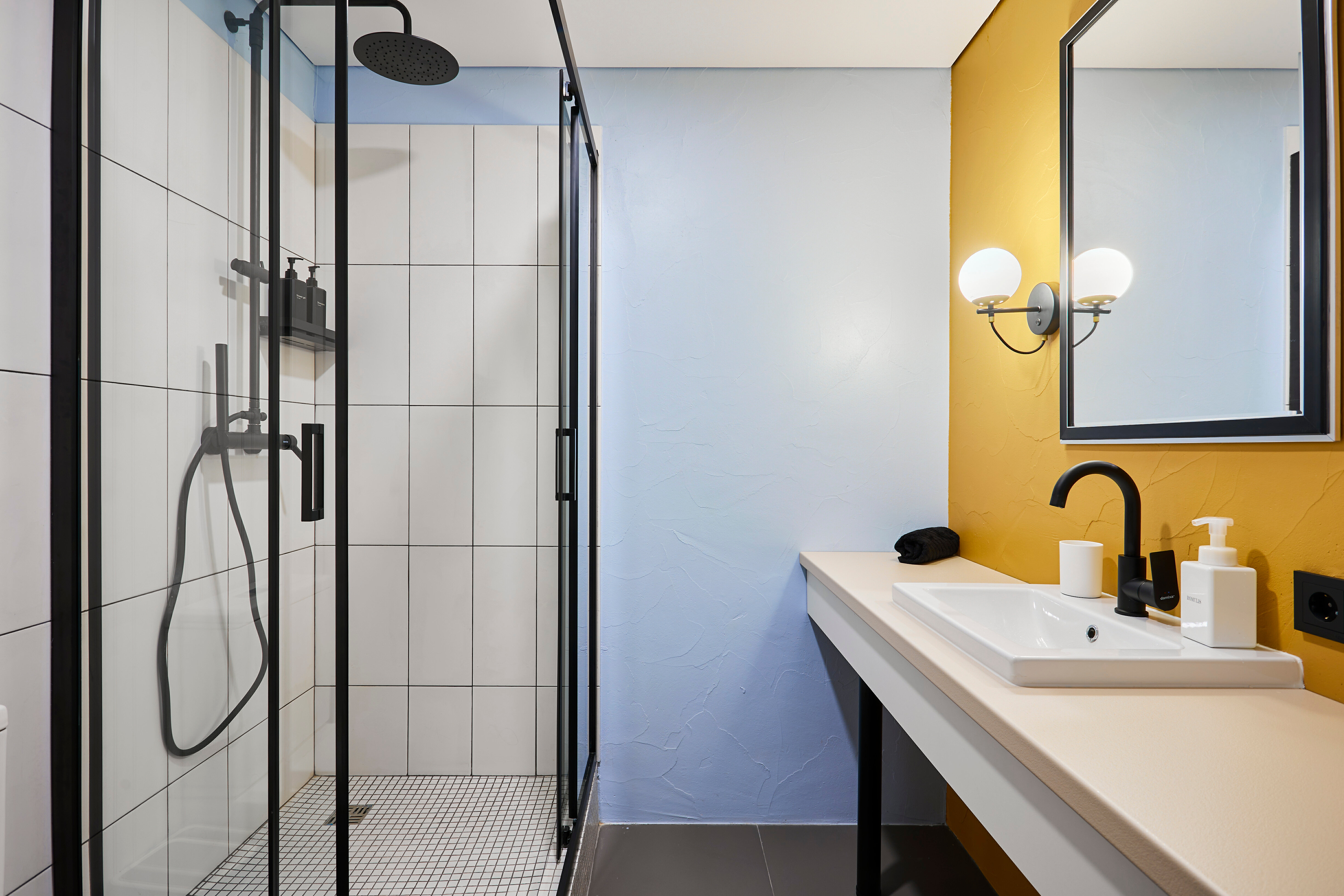 Улучшенный двухместный номер с 2 отдельными кроватями