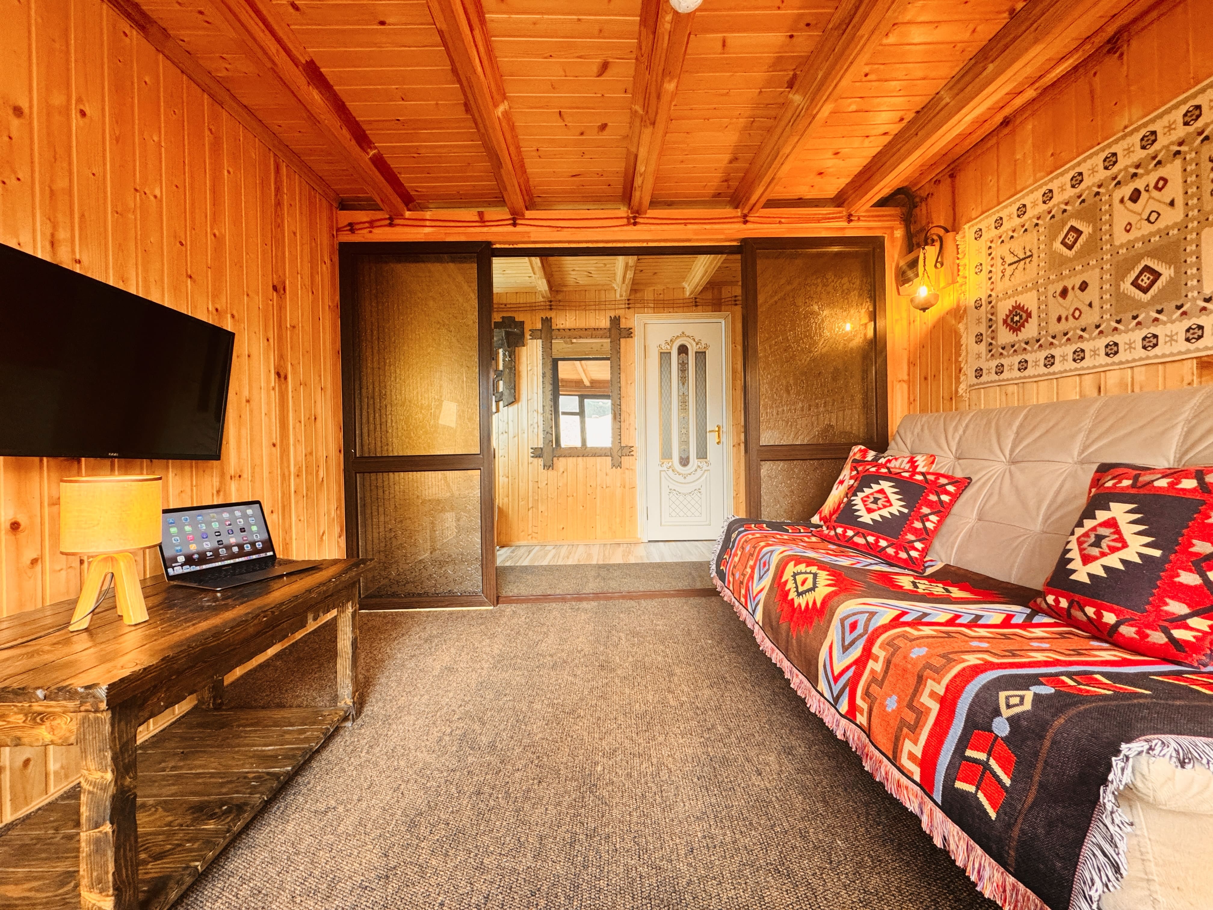 Двухкомнатный улучшенный стандарт с видом на горы | без балкона | 2 этаж