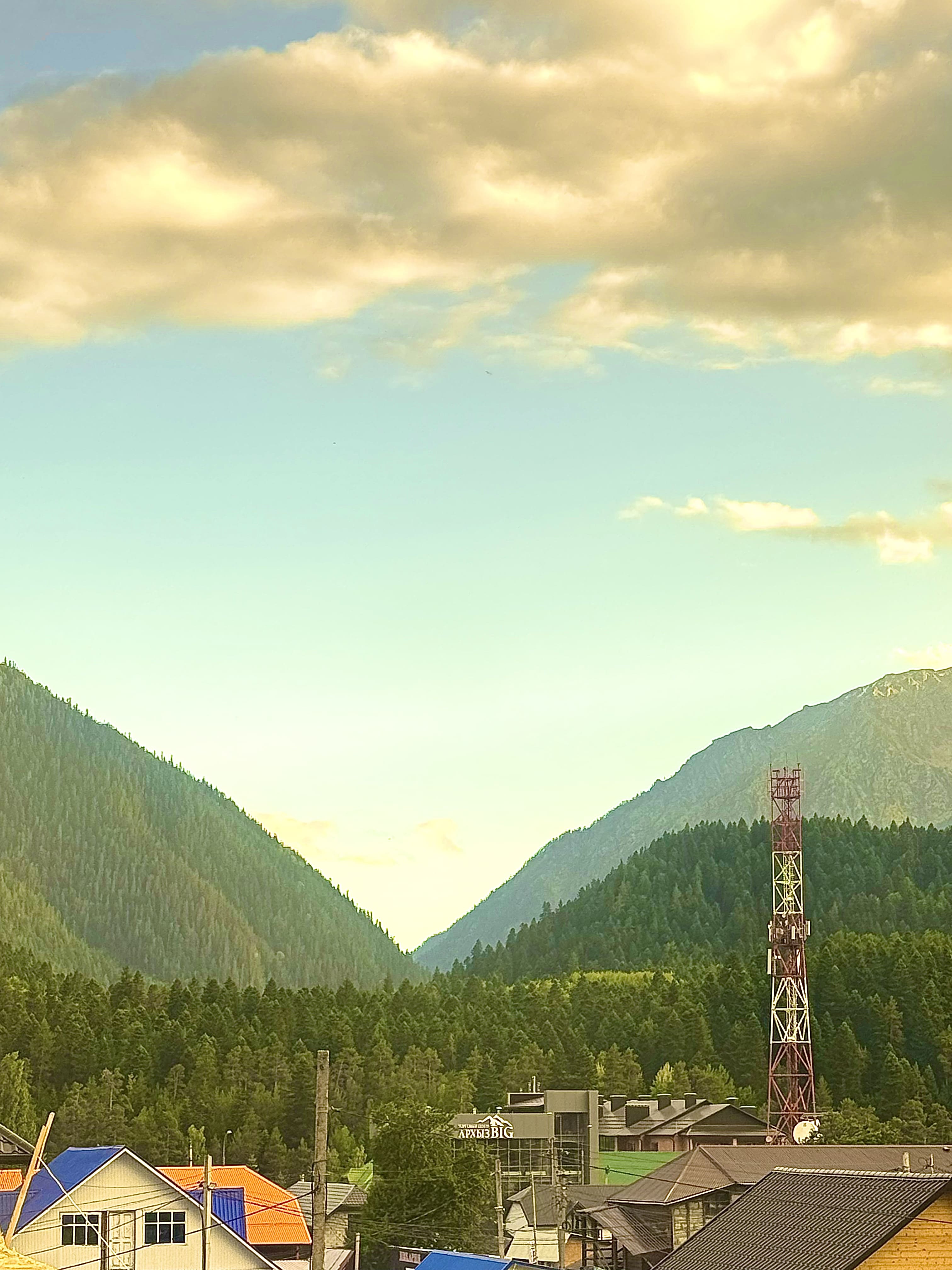 Двухкомнатный улучшенный стандарт с видом на горы | без балкона | 2 этаж