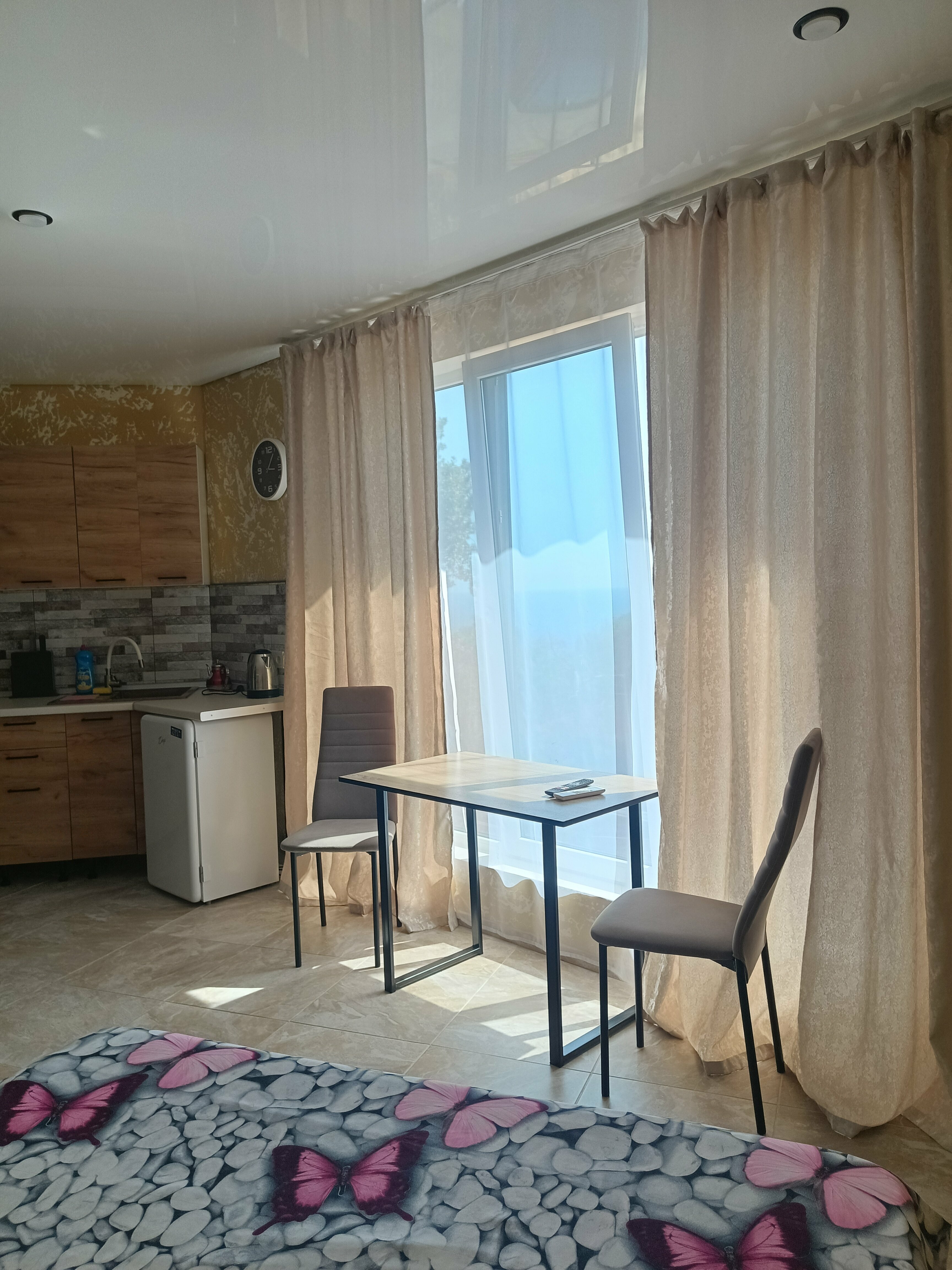 Домик-студия семейный с видом на море