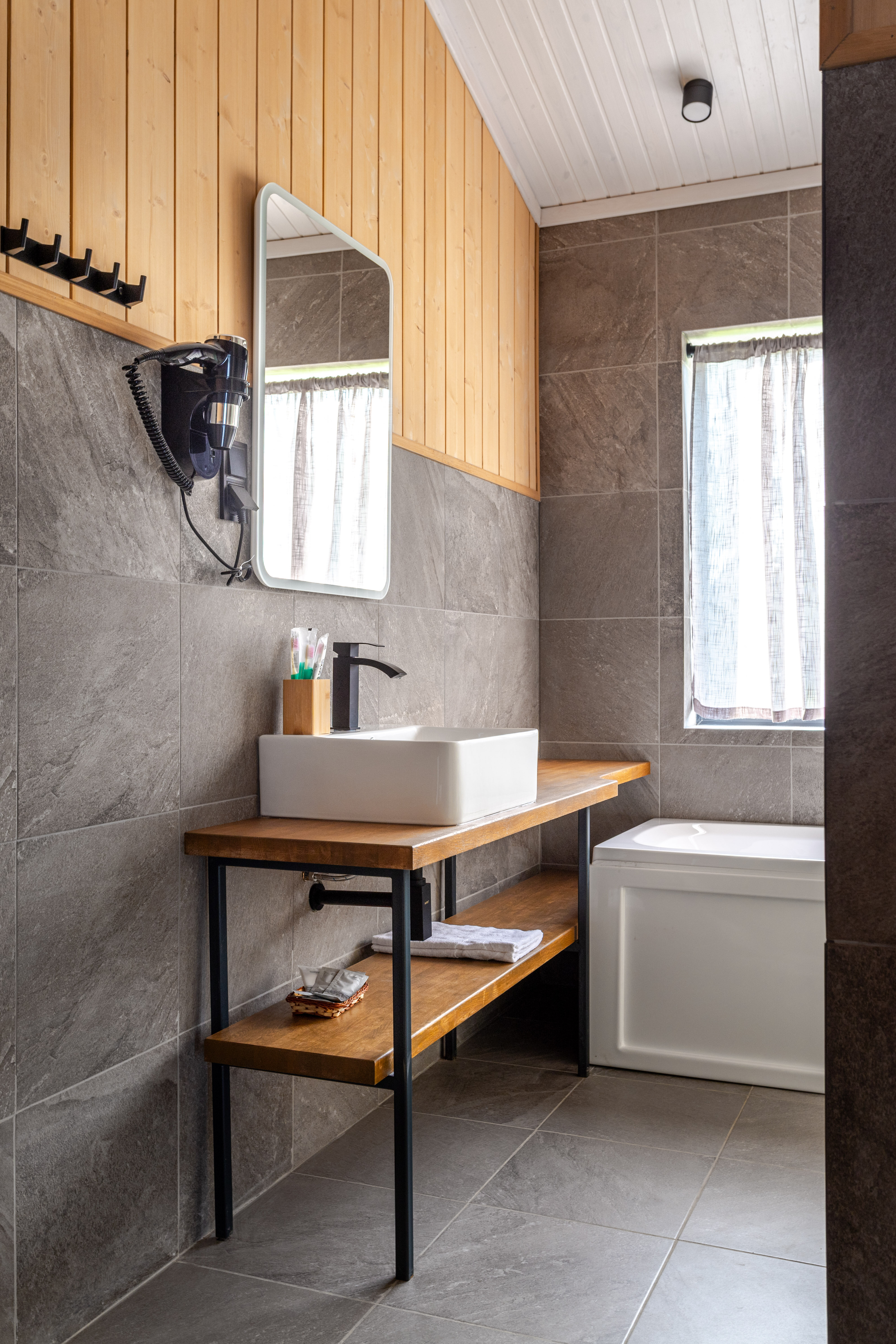 Коттедж с панорамной ванной