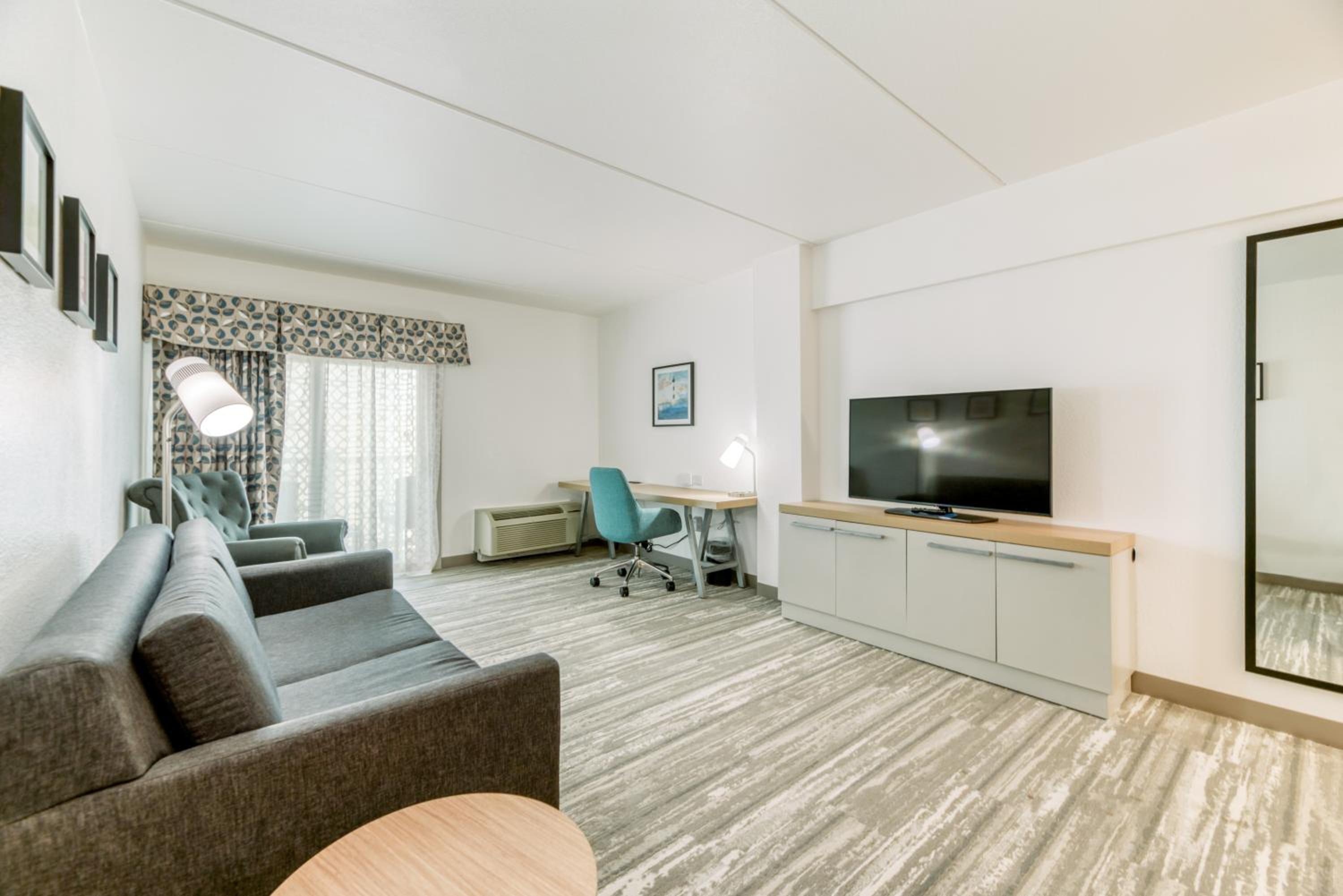 One-Bedroom King Suite