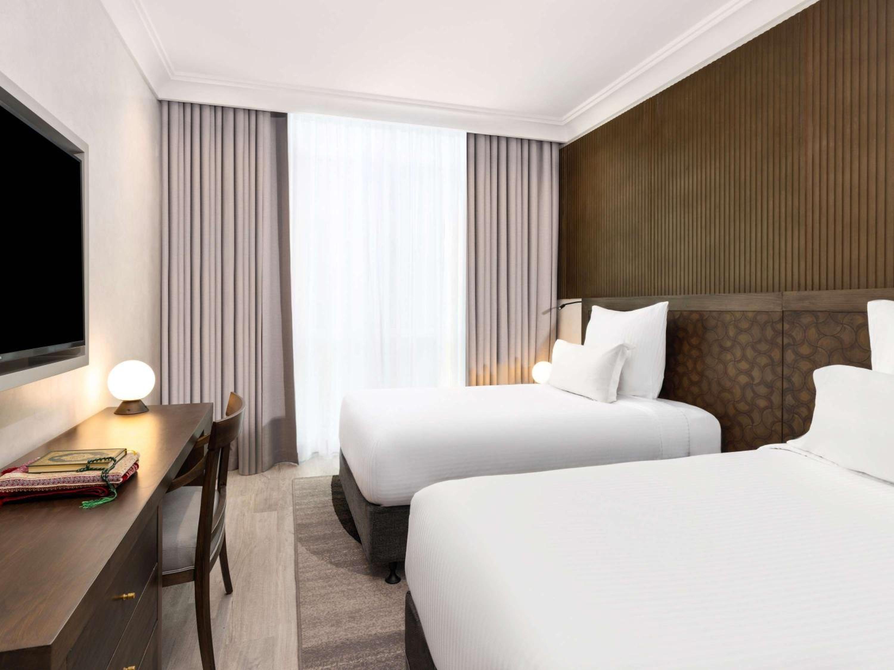 Deluxe Twin Room with City View