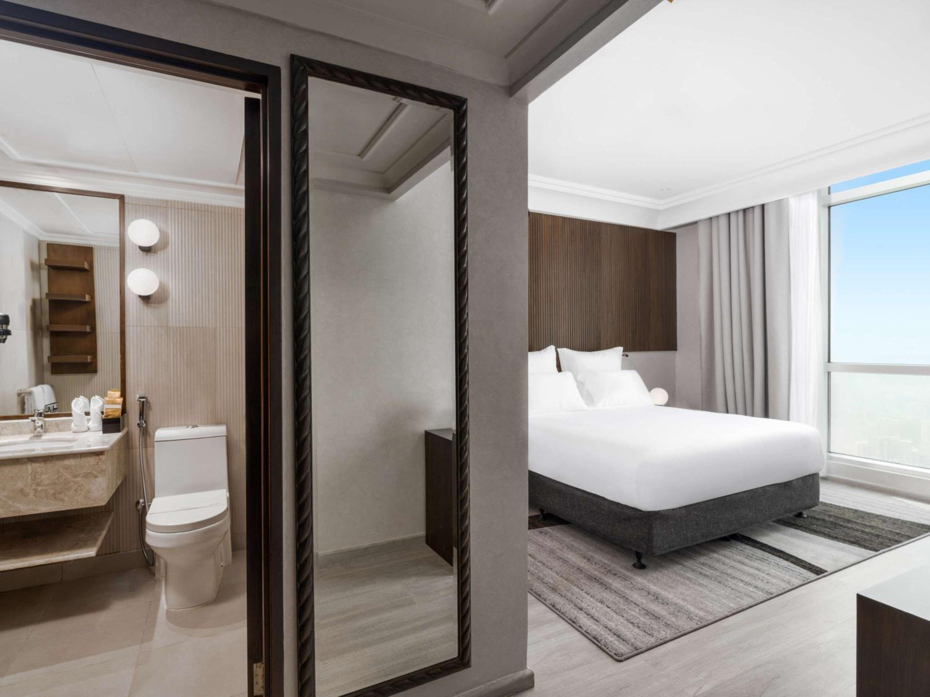 Deluxe Junior Suite with City View
