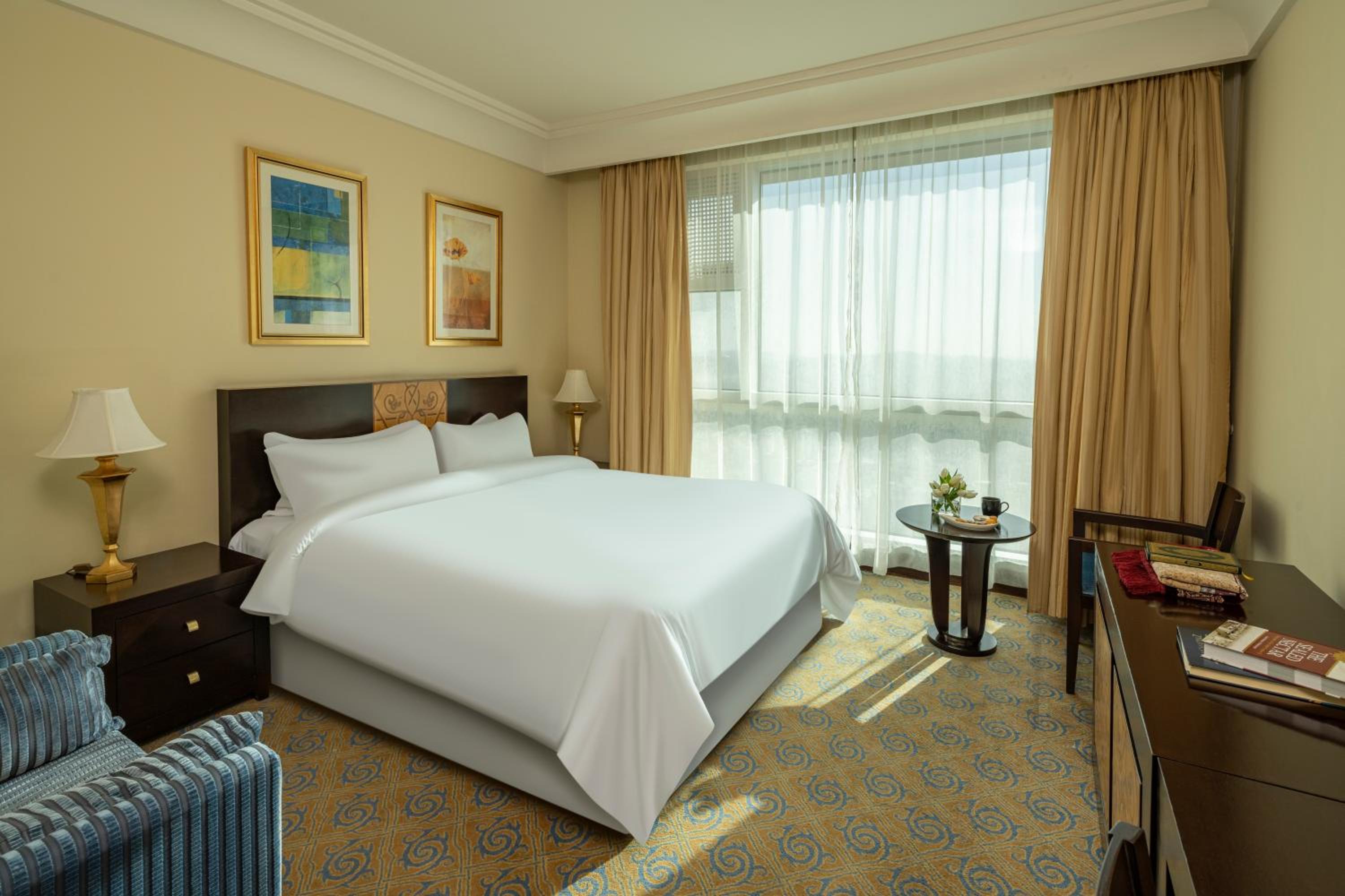 Junior Suite with City View