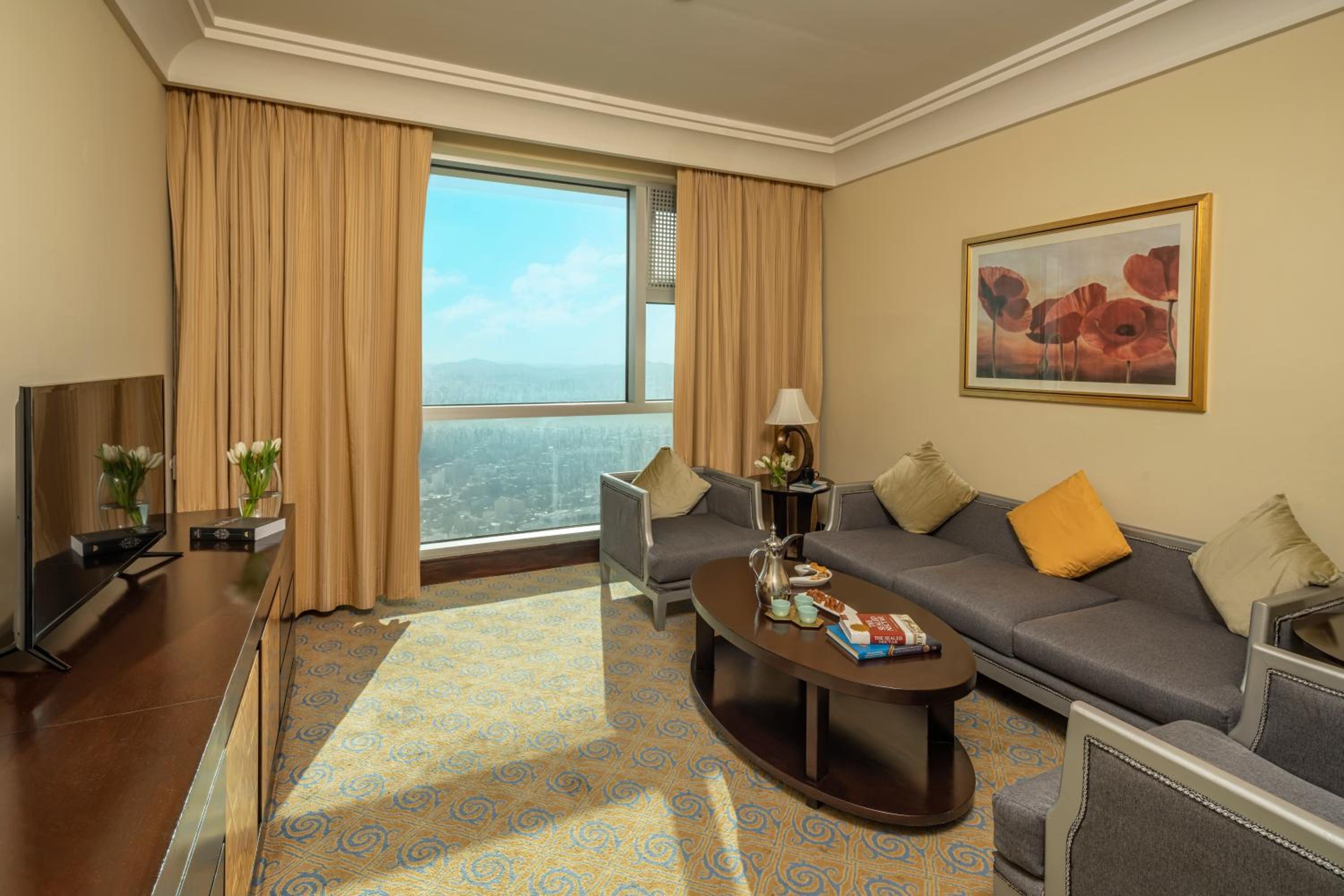 Junior Suite with City View