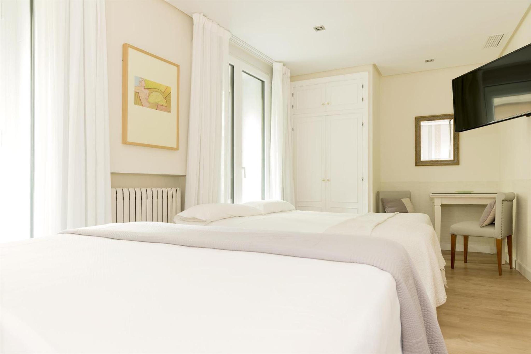  Double Room with 2 Extra Beds