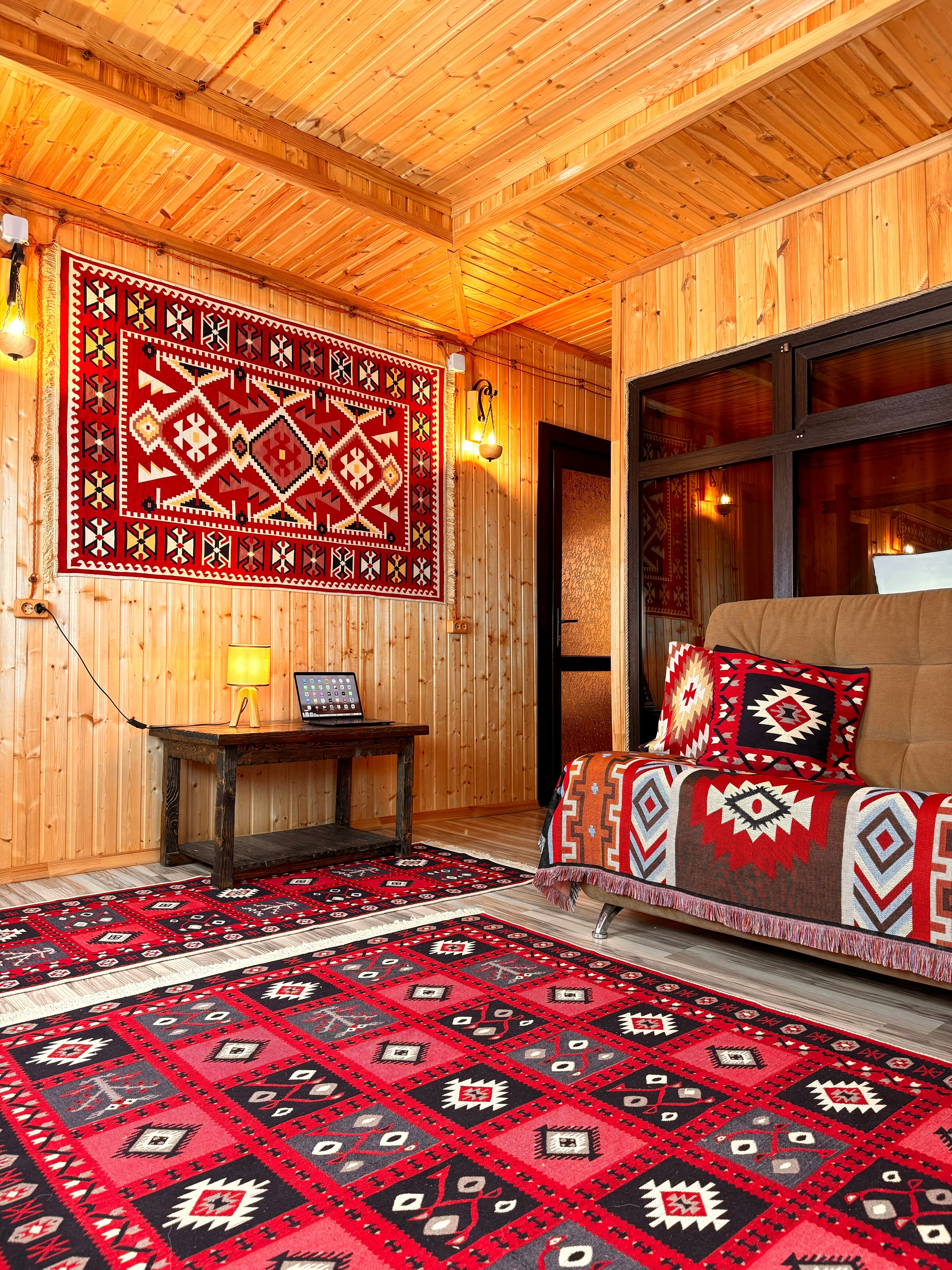 Трехкомнатный улучшенный стандарт с видом на горы | без балкона | 2 этаж