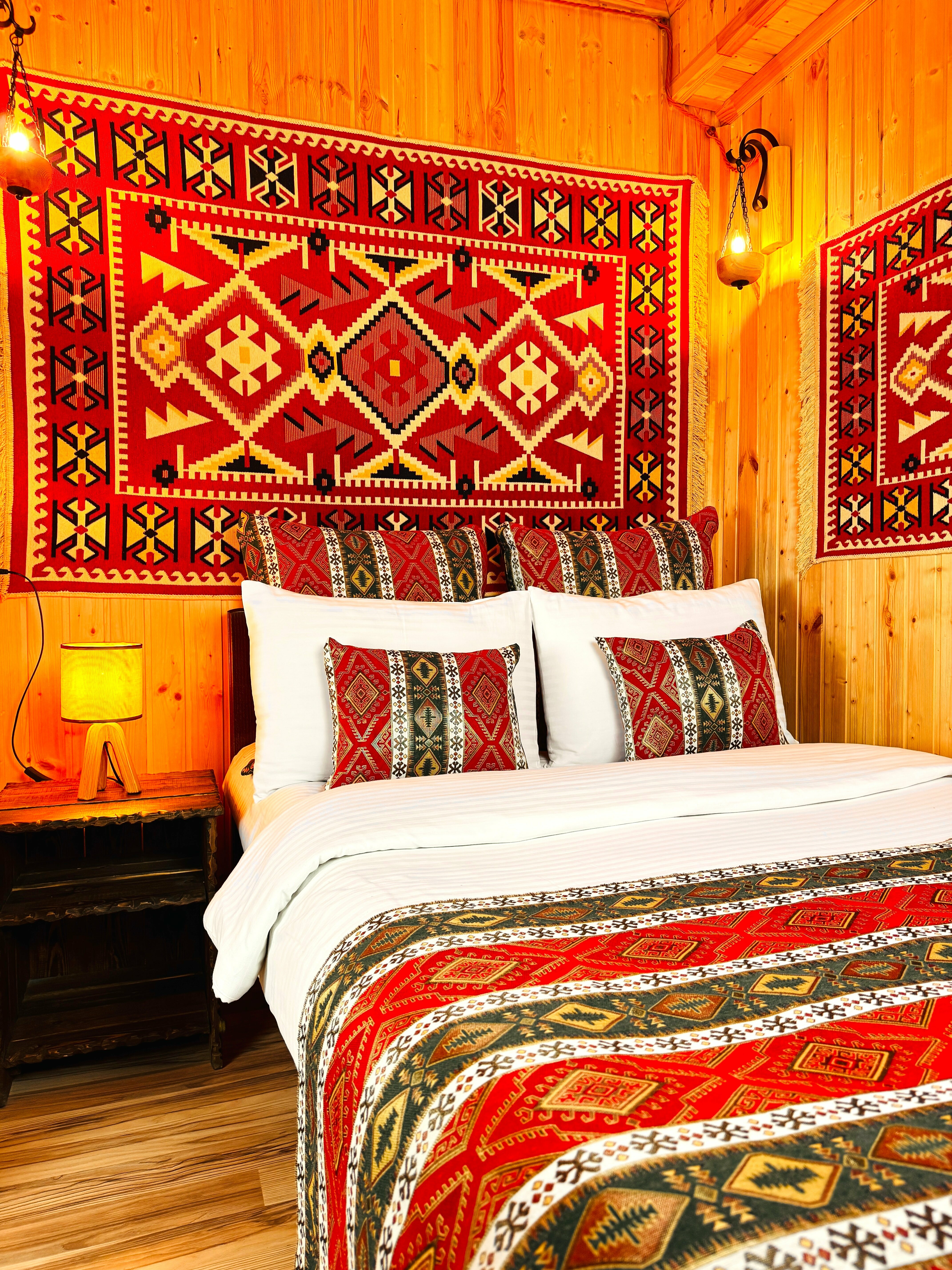 Трехкомнатный улучшенный стандарт с видом на горы | без балкона | 2 этаж