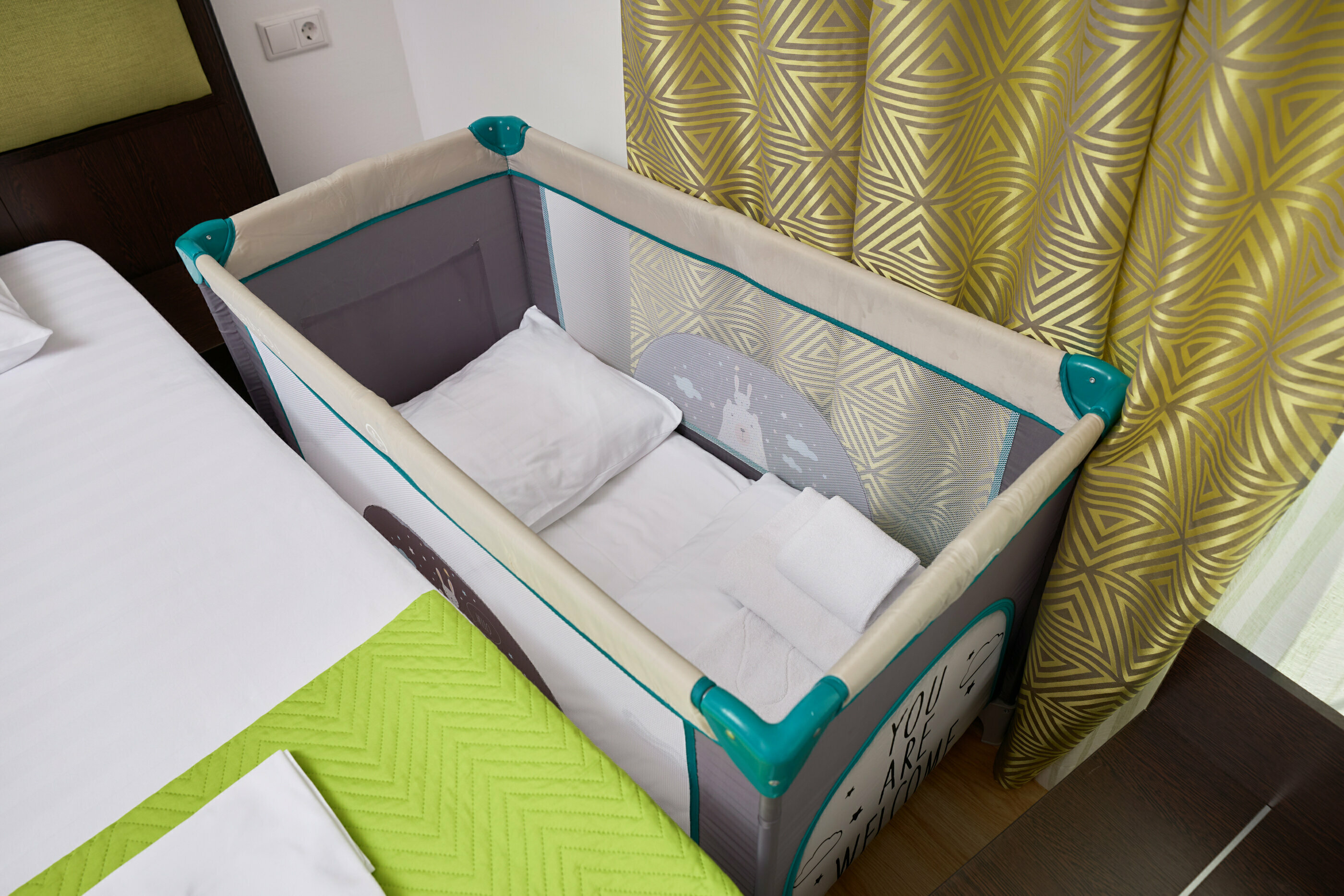 Сингл Делюкс с балконом и видом на сад и горы