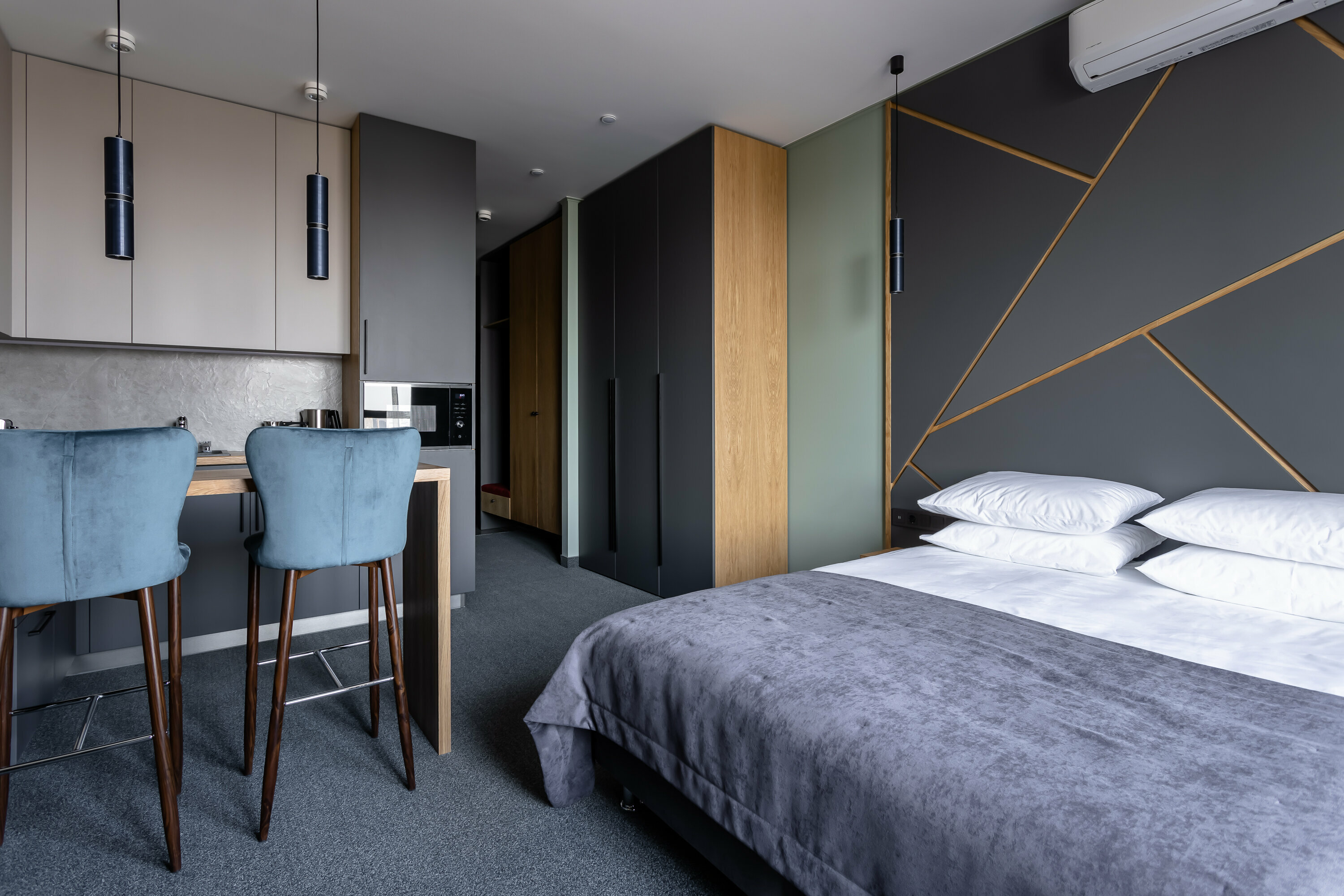 Номер-студия Делюкс  с великолепным видом на Парк Победы