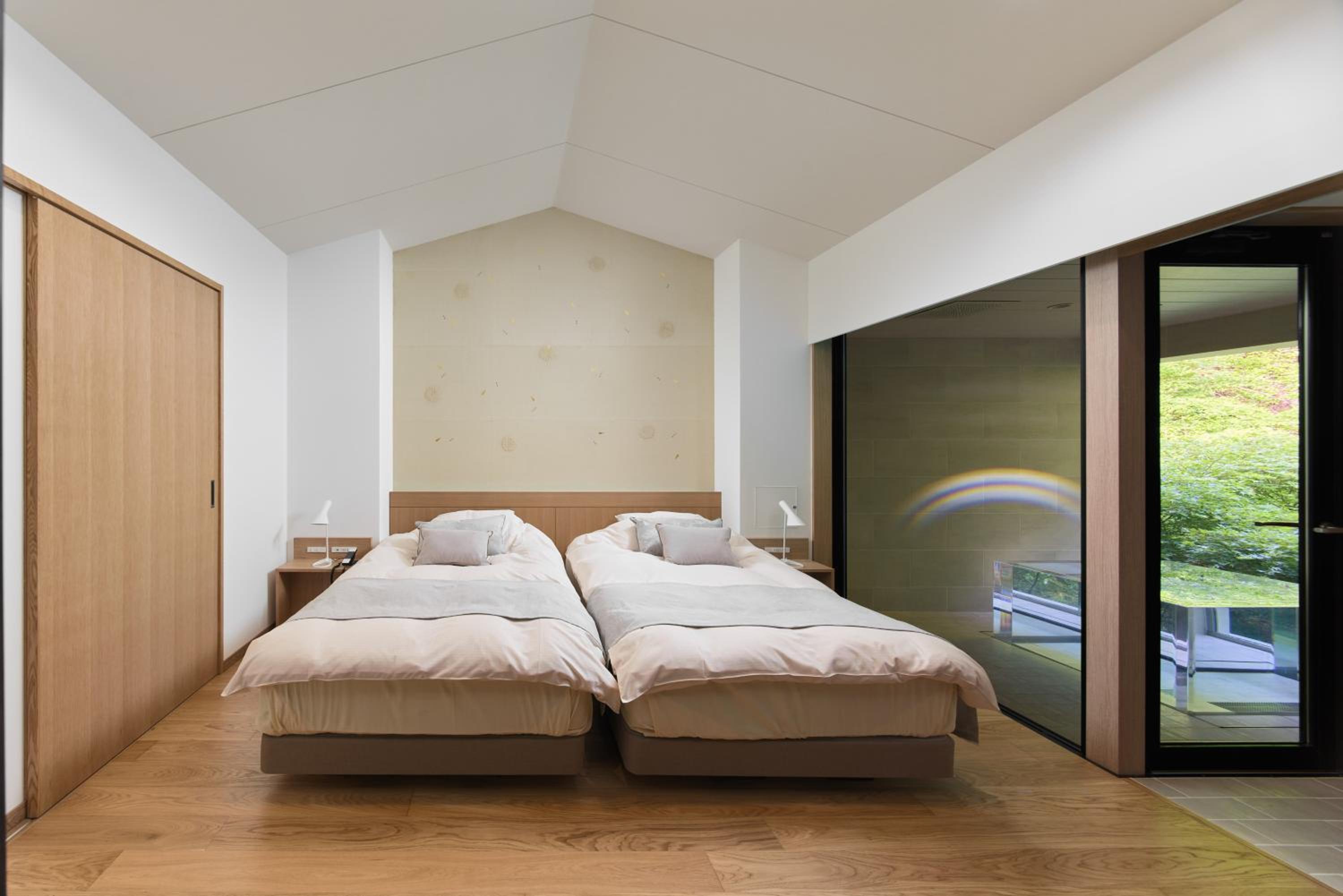 Japanese-Style Modern Art Suite Room with Open-Air Hot Spring Bath【Kohoo】