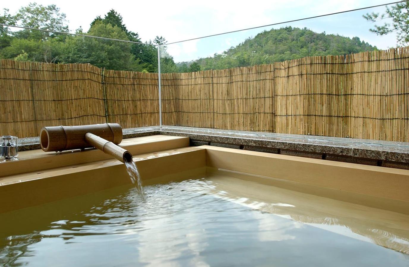 Japanese-Style Large Room with Open-Air Hot Spring Bath, Mountain View【Tsuki-Oboro】