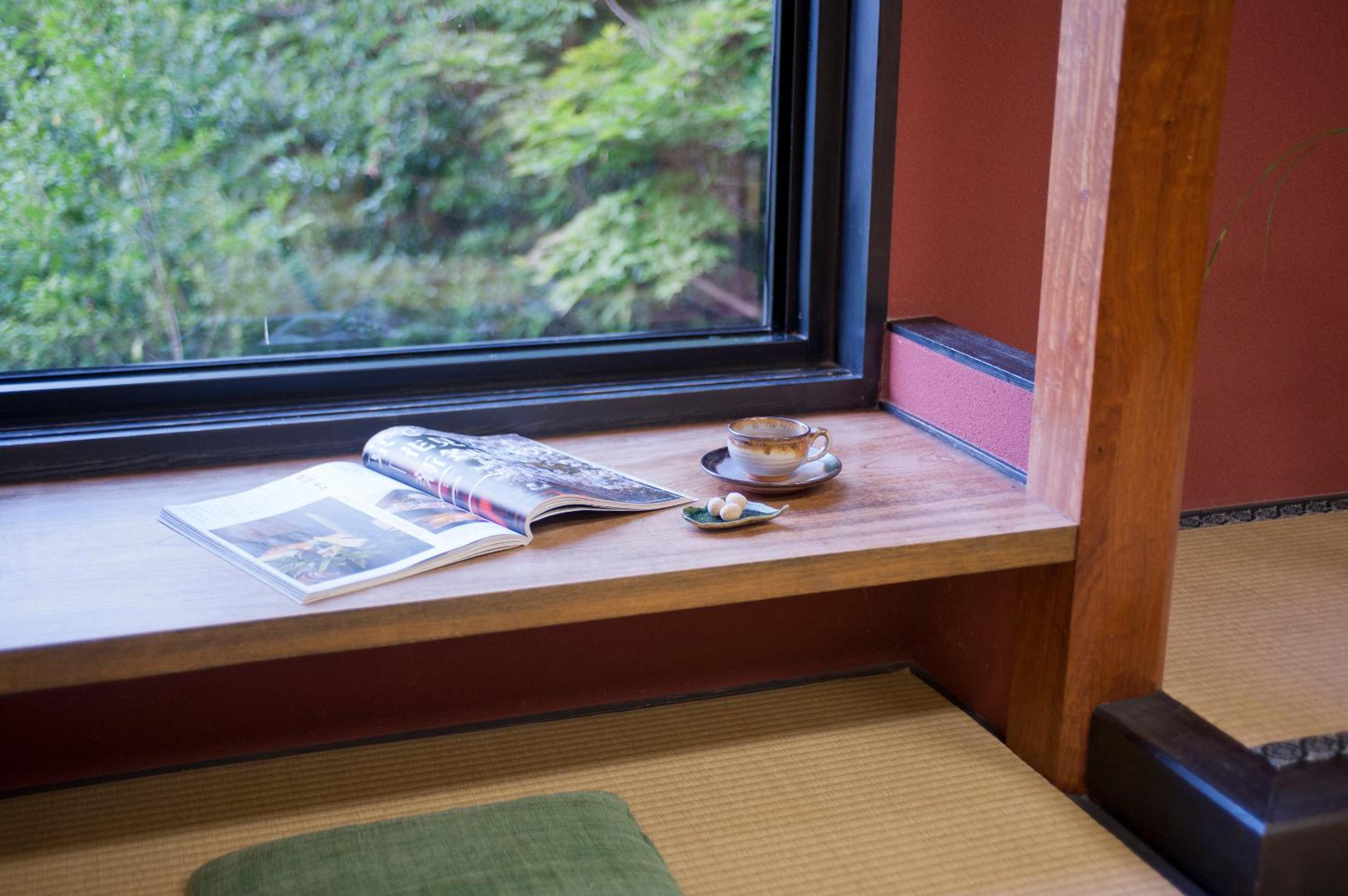 Japanese-Style Large Room with Open-Air Hot Spring Bath, Mountain View【Tsuki-Oboro】
