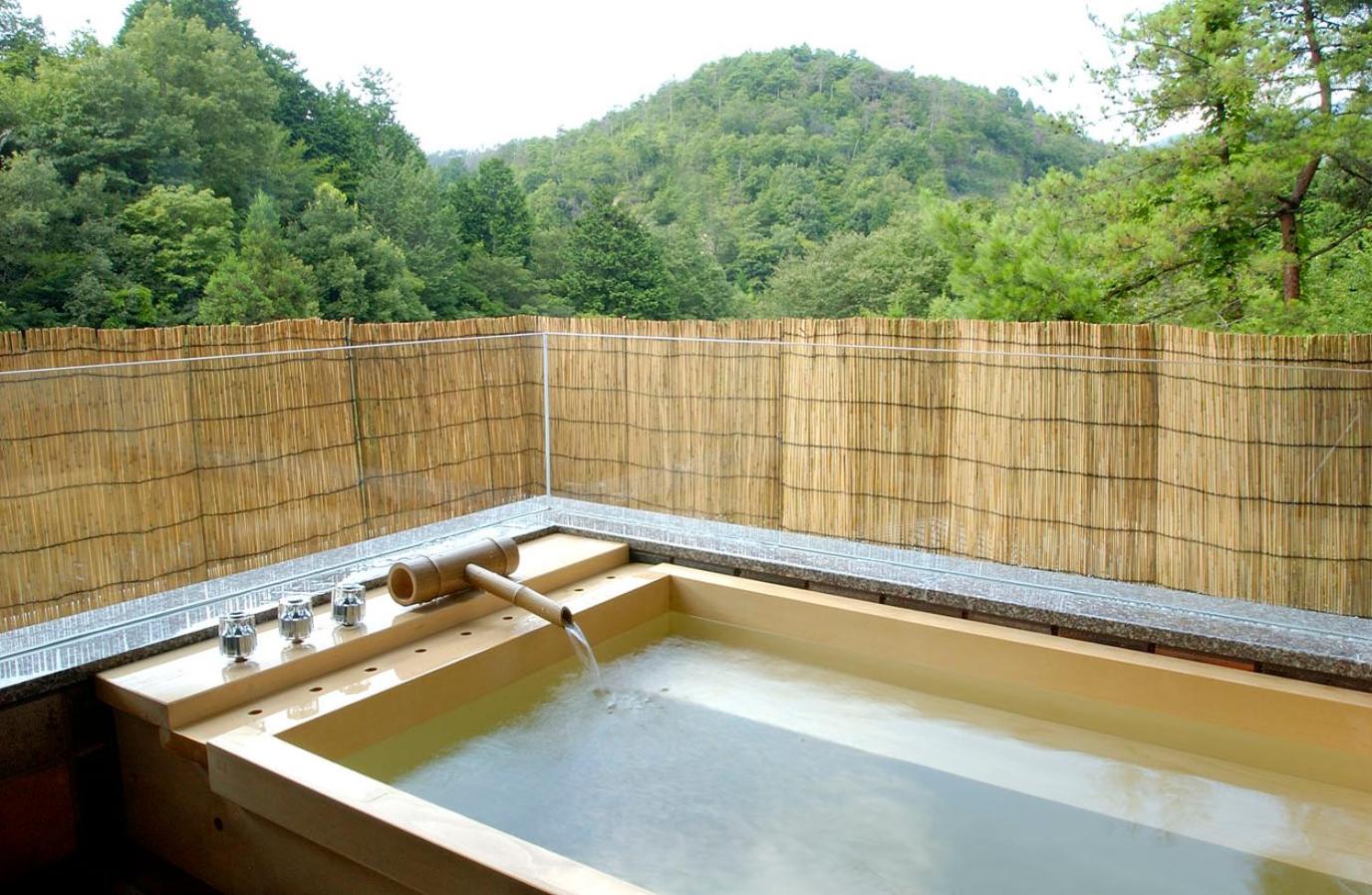 Japanese-Style Large Room with Open-Air Hot Spring Bath, Mountain View【Tsuki-Oboro】