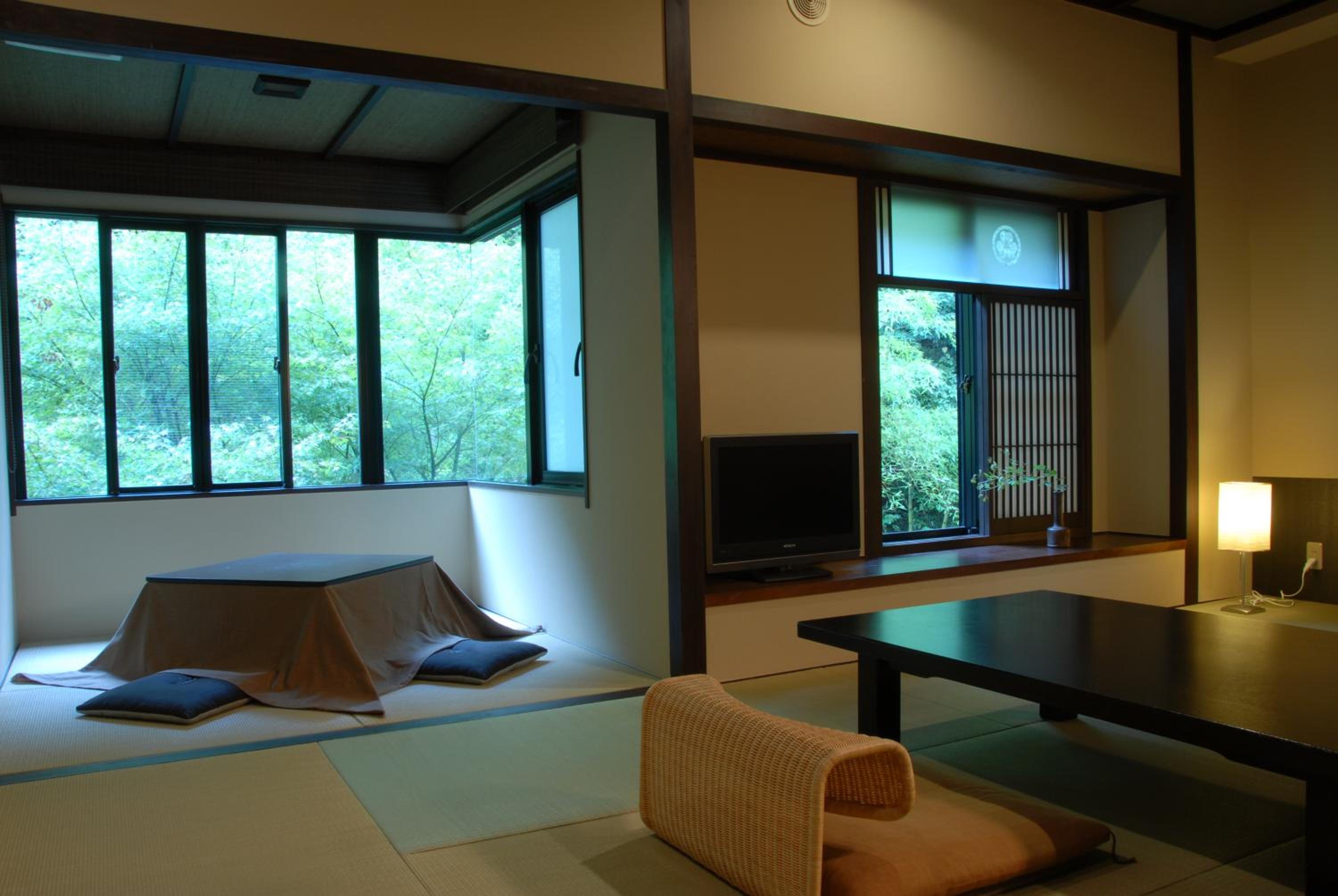 Japanese-Style Quadruple Room with Kotatsu【Yama-no-Iori】