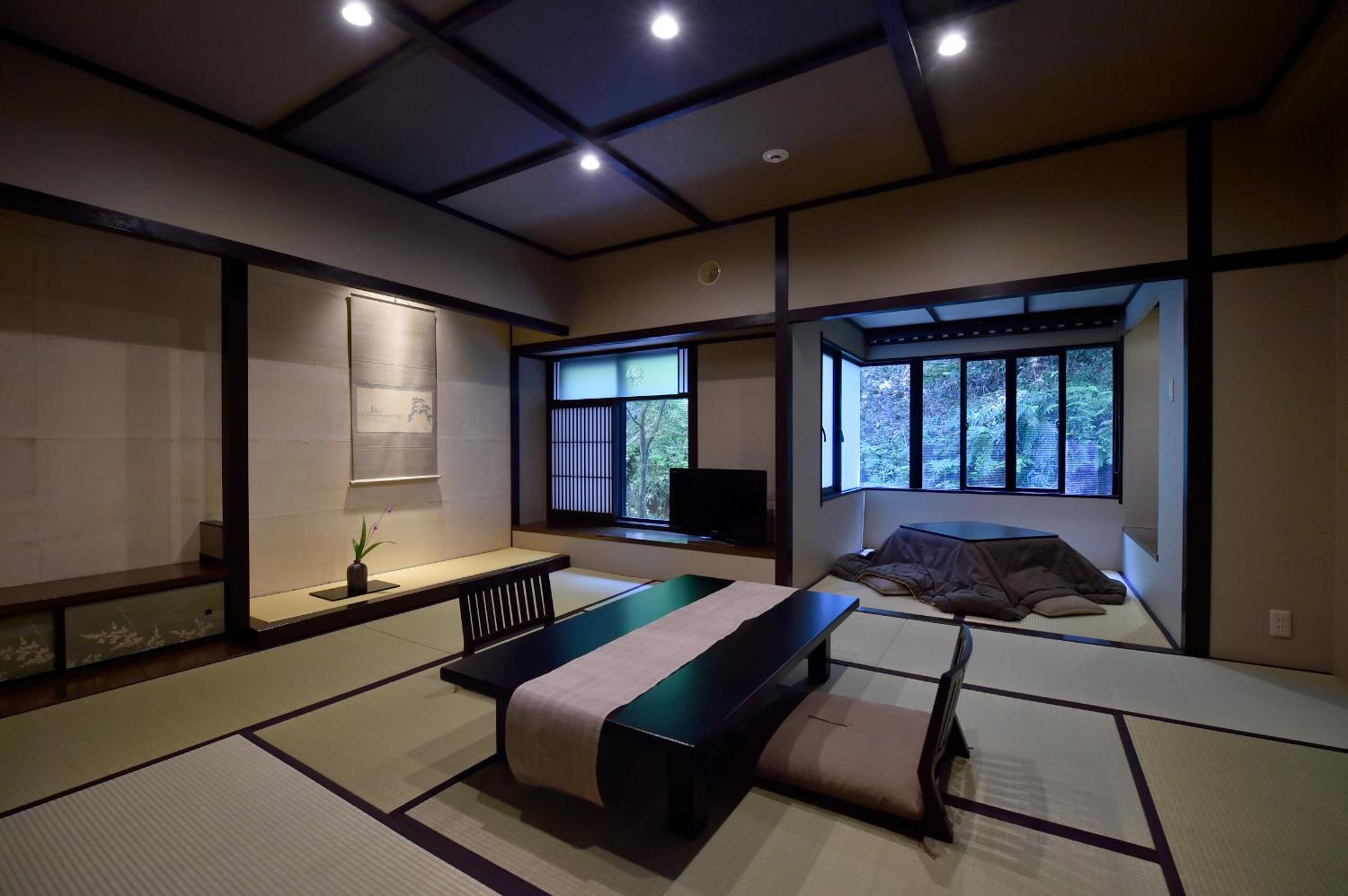 Japanese-Style Quadruple Room with Kotatsu【Yama-no-Iori】