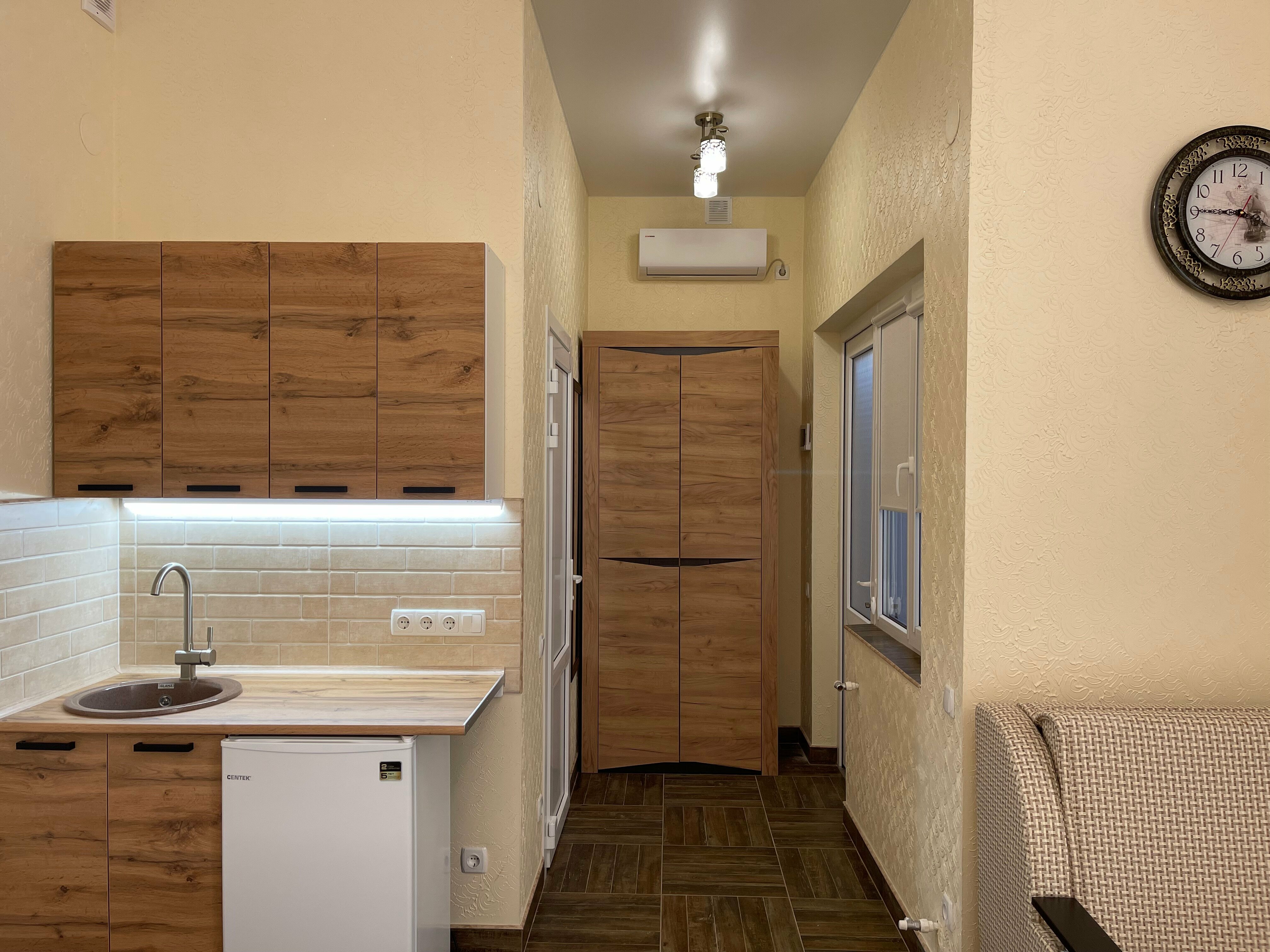 апартаменты - студия с видом на двор