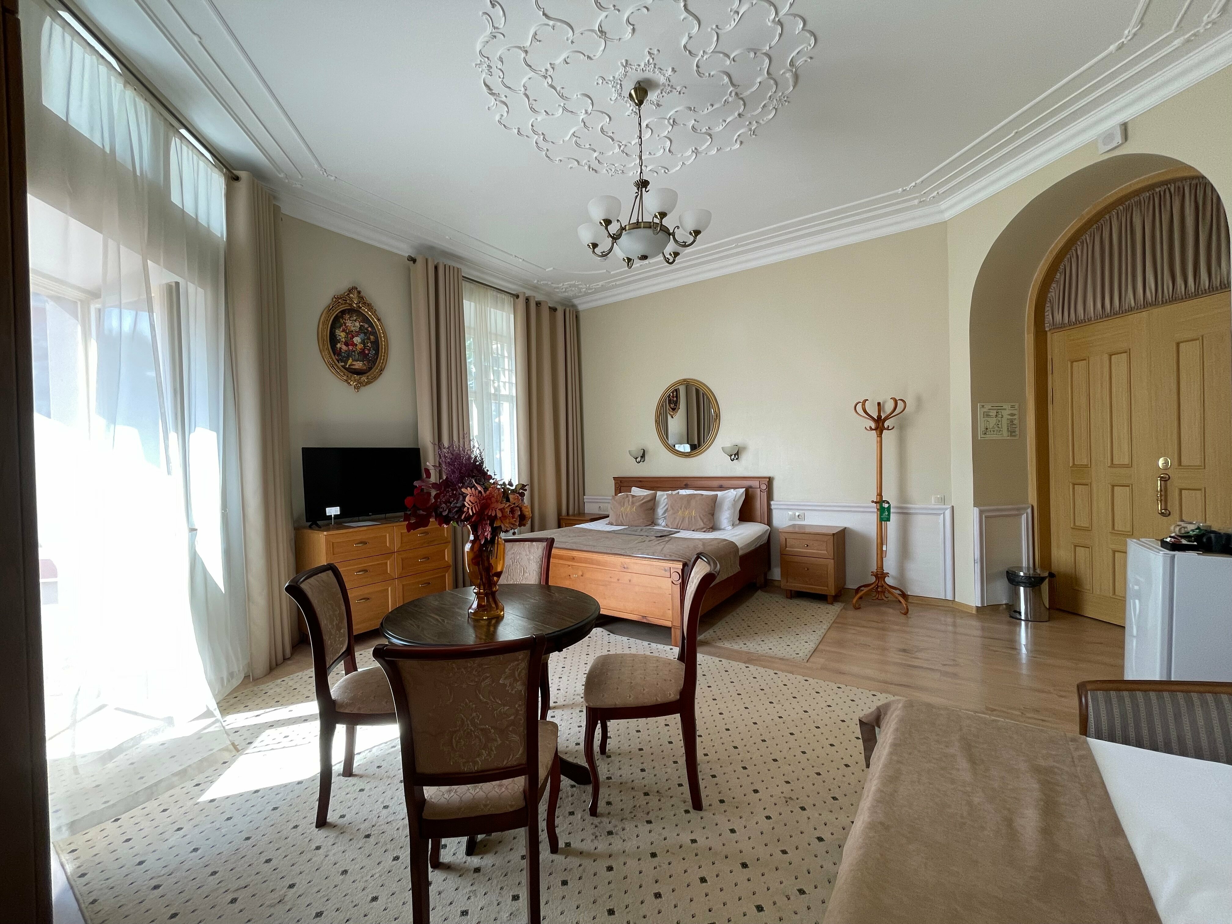 Люкс с балконом