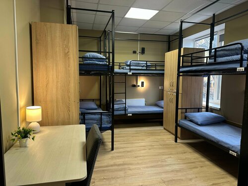 8-ми местный мужской улучшенный номер со шторками