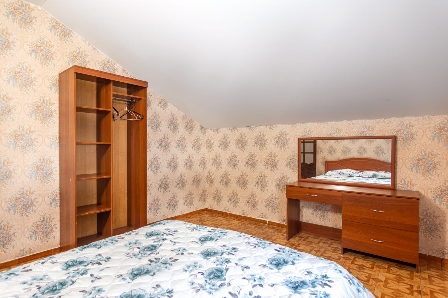 Семейный 3х комнатный мансарда