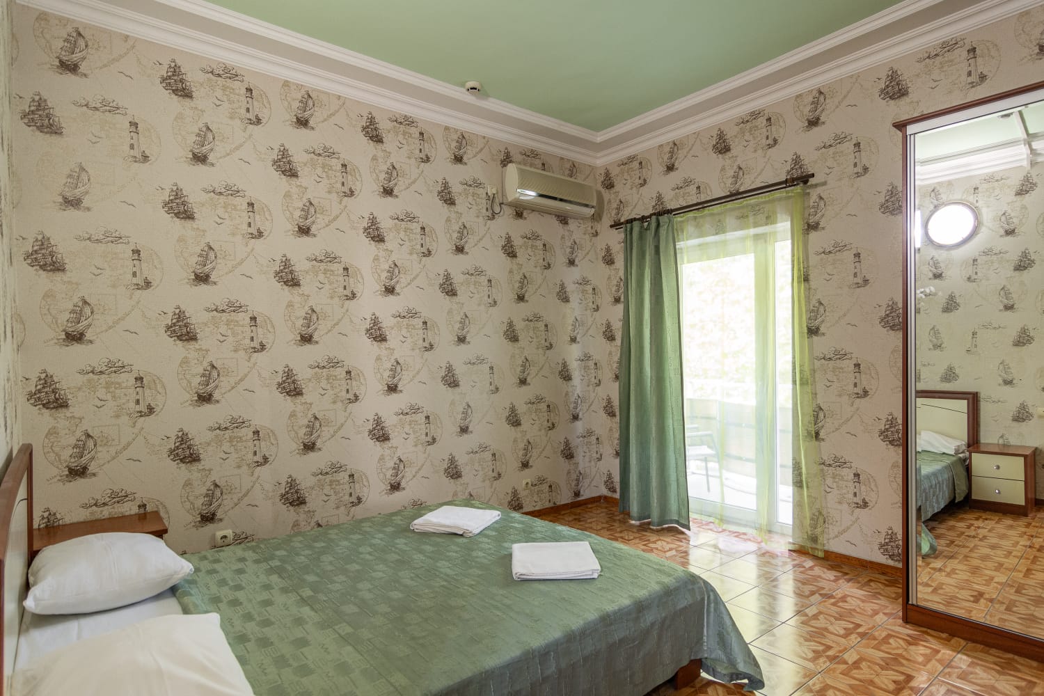 Семейный номер с балконом