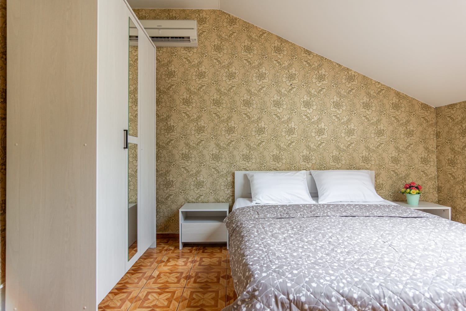 Семейный 3х комнатный мансарда