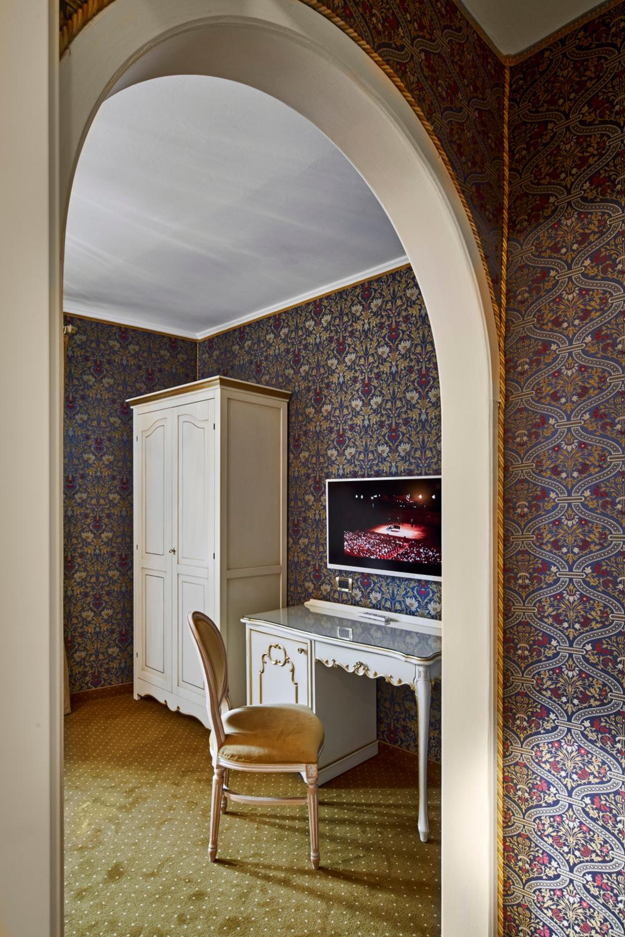 Deluxe room with Canal View