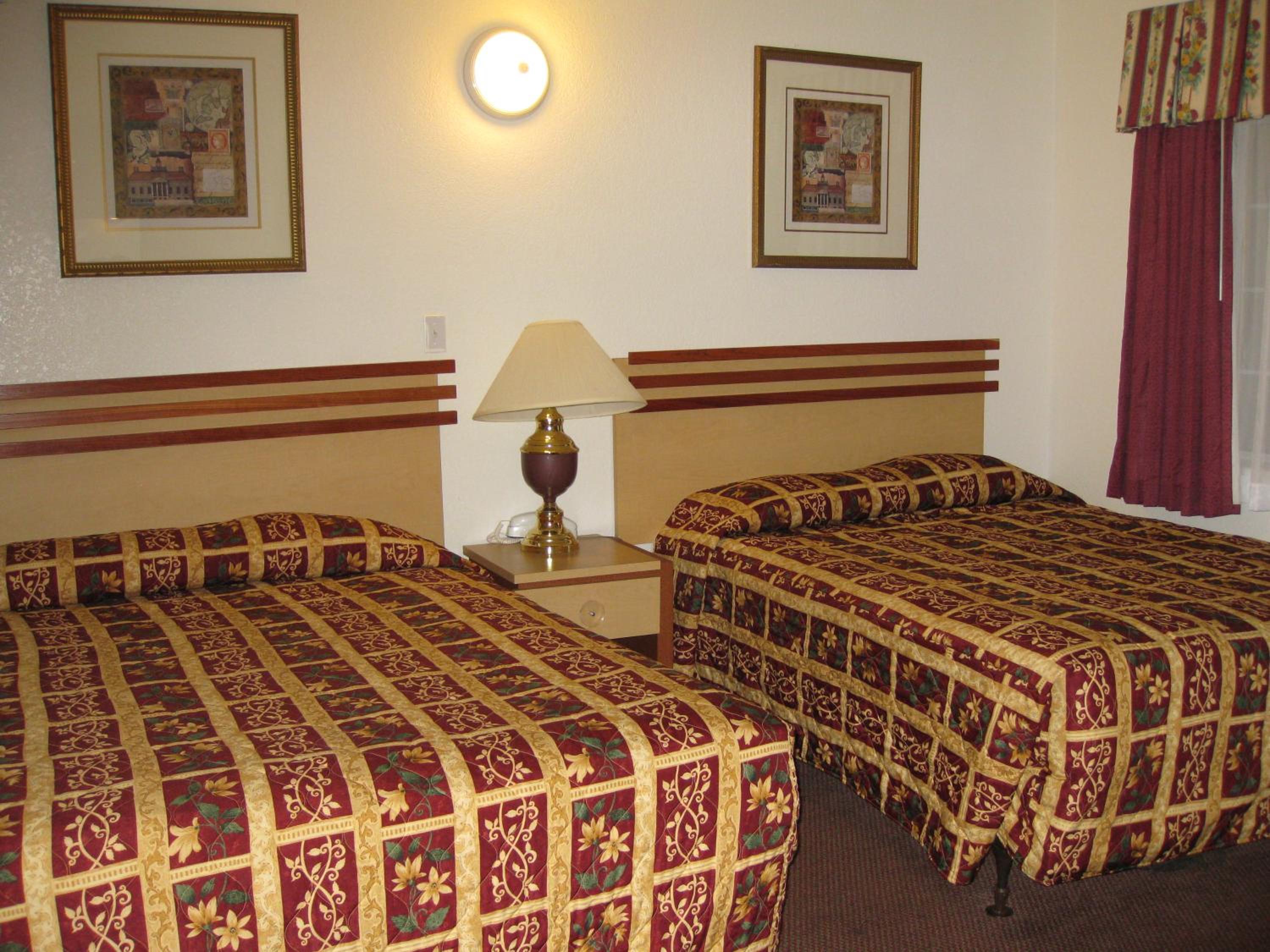 Deluxe Queen Room with Two Queen Beds and Spa Bath