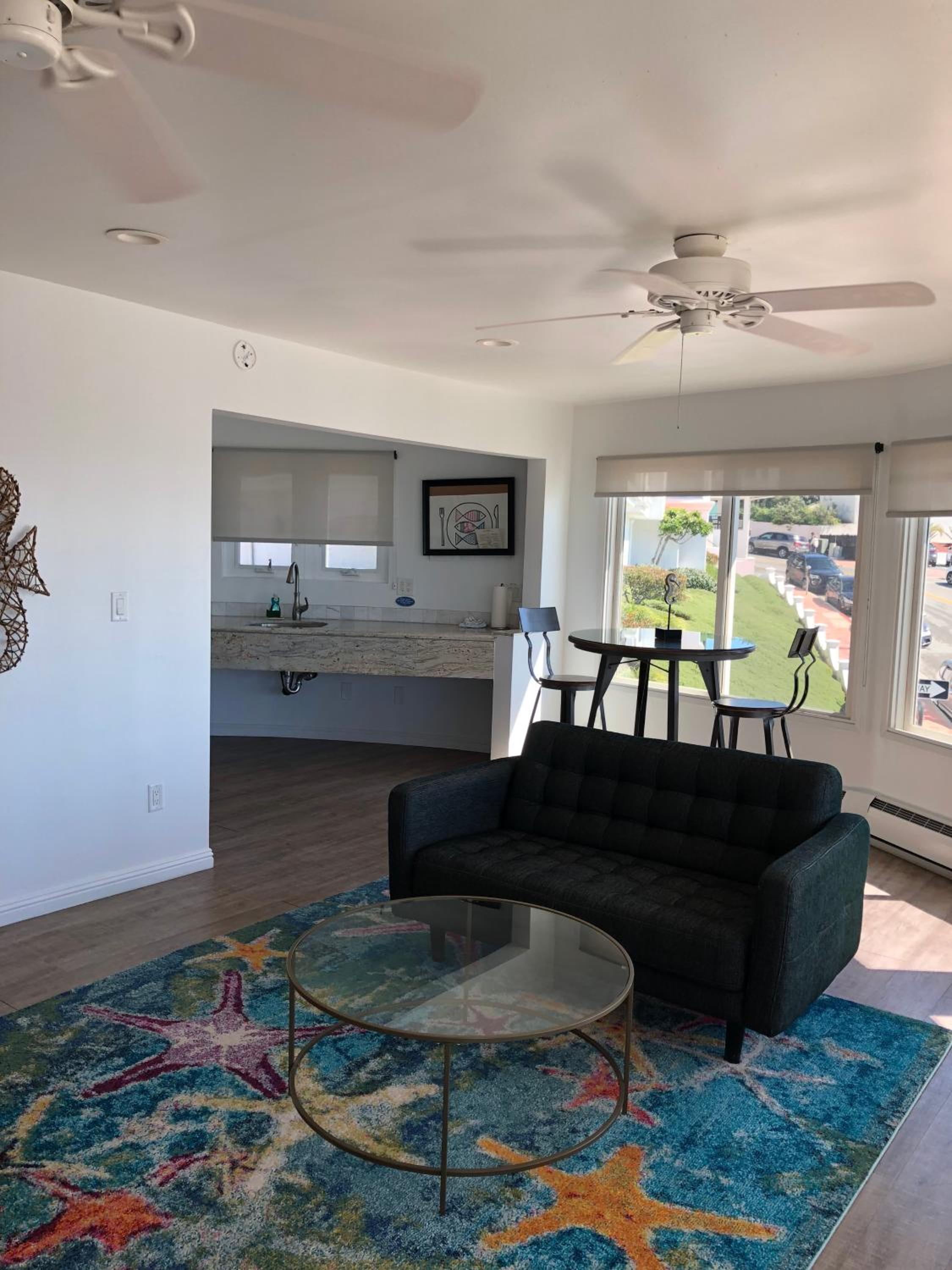 Deluxe One-Bedroom Suite - Ocean Front