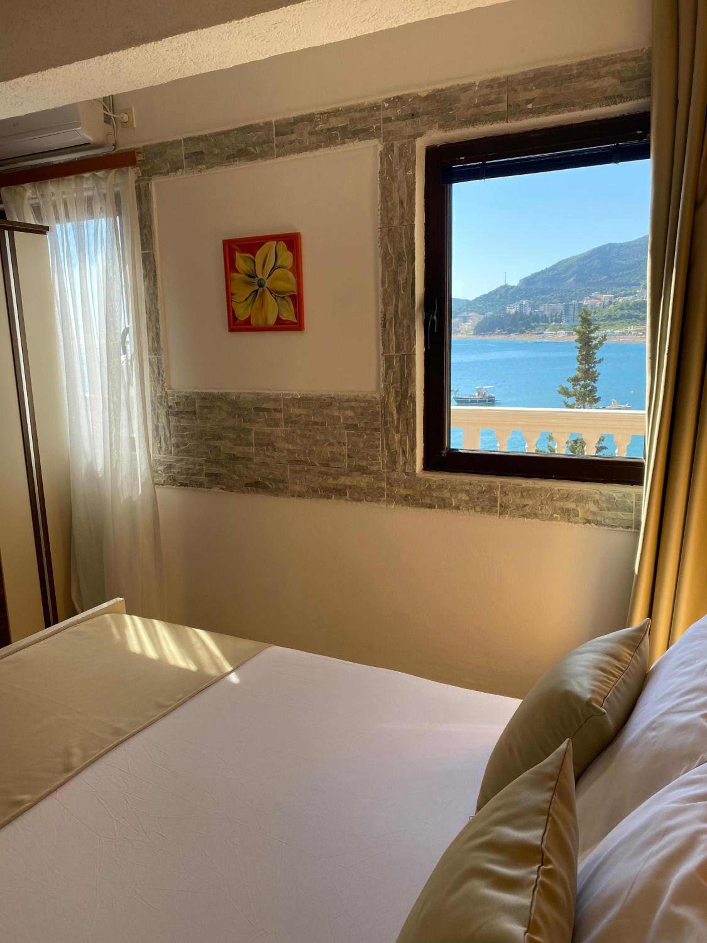 Triple Room with Sea View