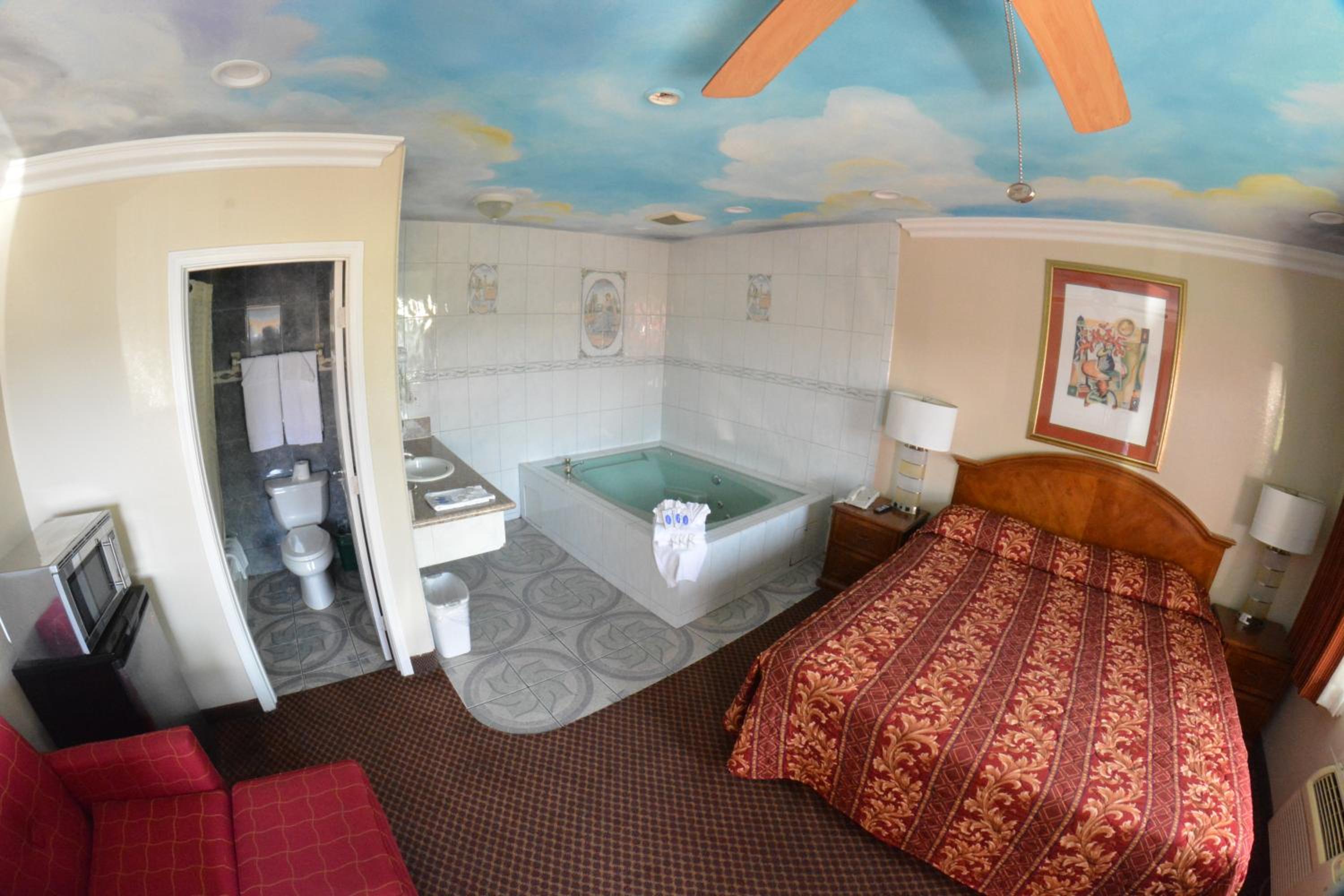 King Studio with Spa Bath