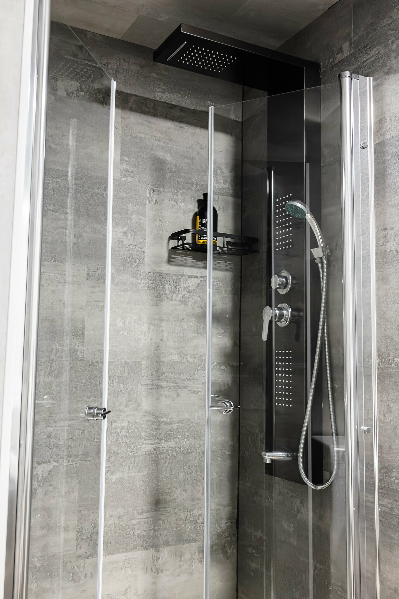 Дом Афрейм  у горной речки