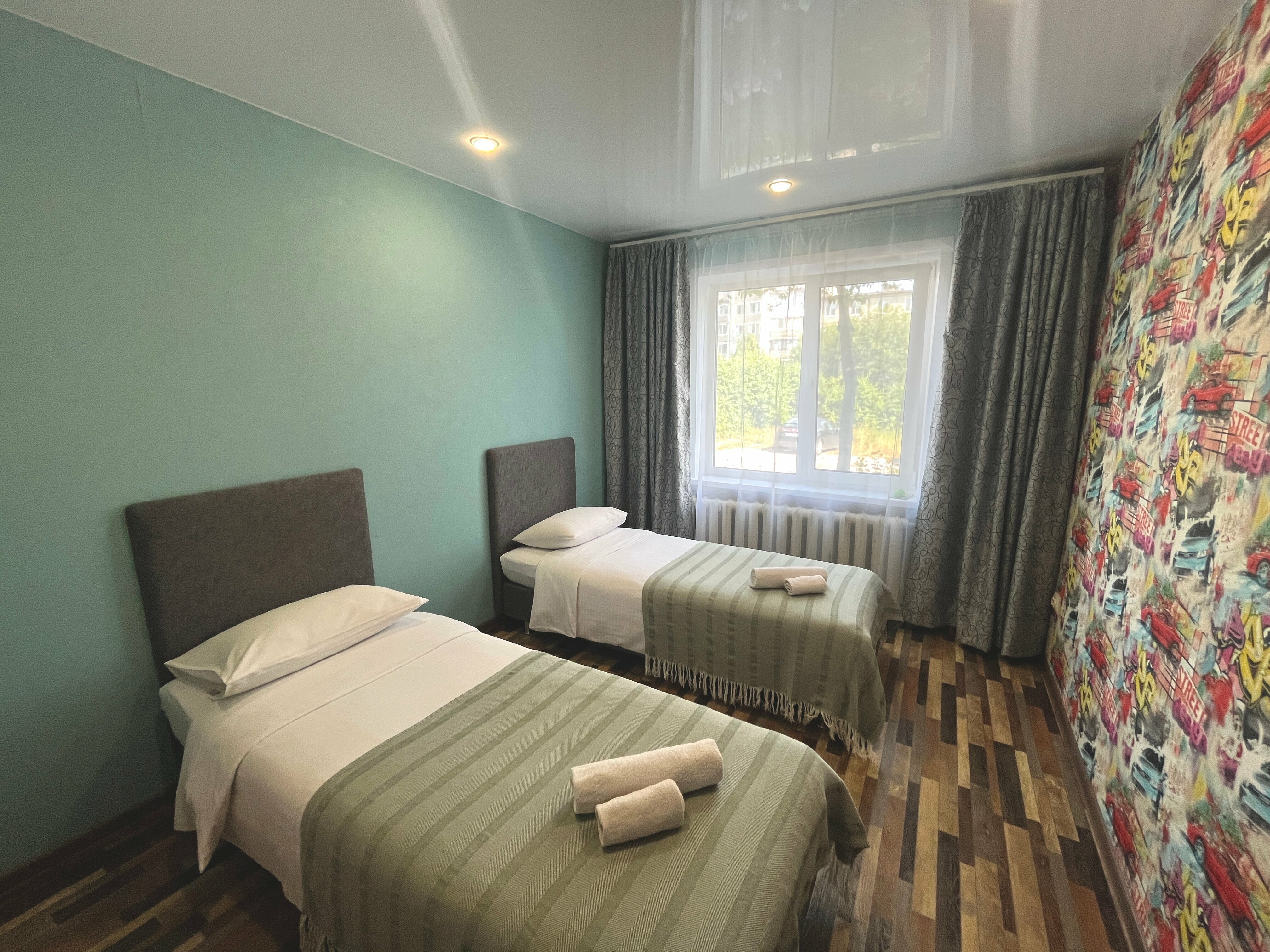 Двухкомнатная ЛЮКС в районе ДК Металлургов с большой кухней