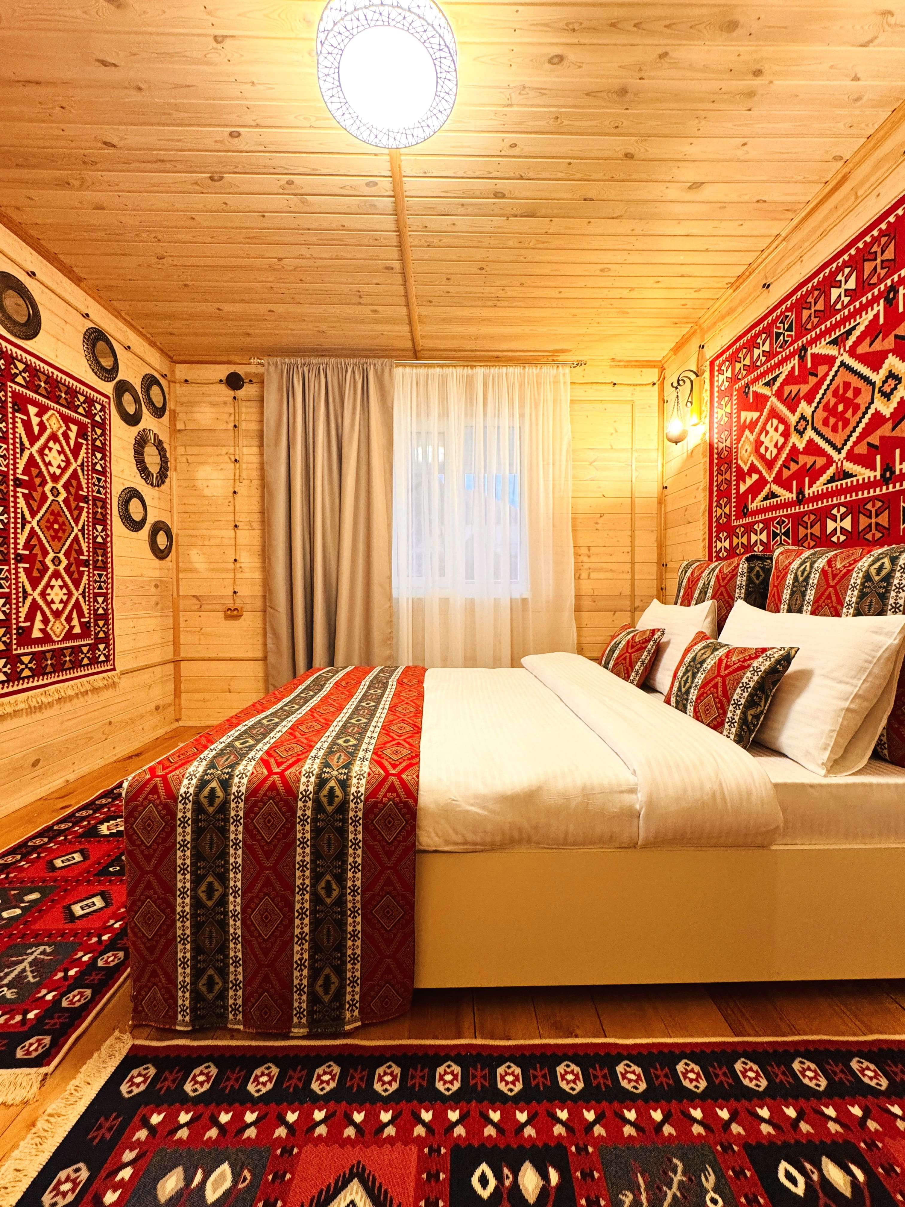 Двухэтажный дом с кухней |на территории гостевого дома