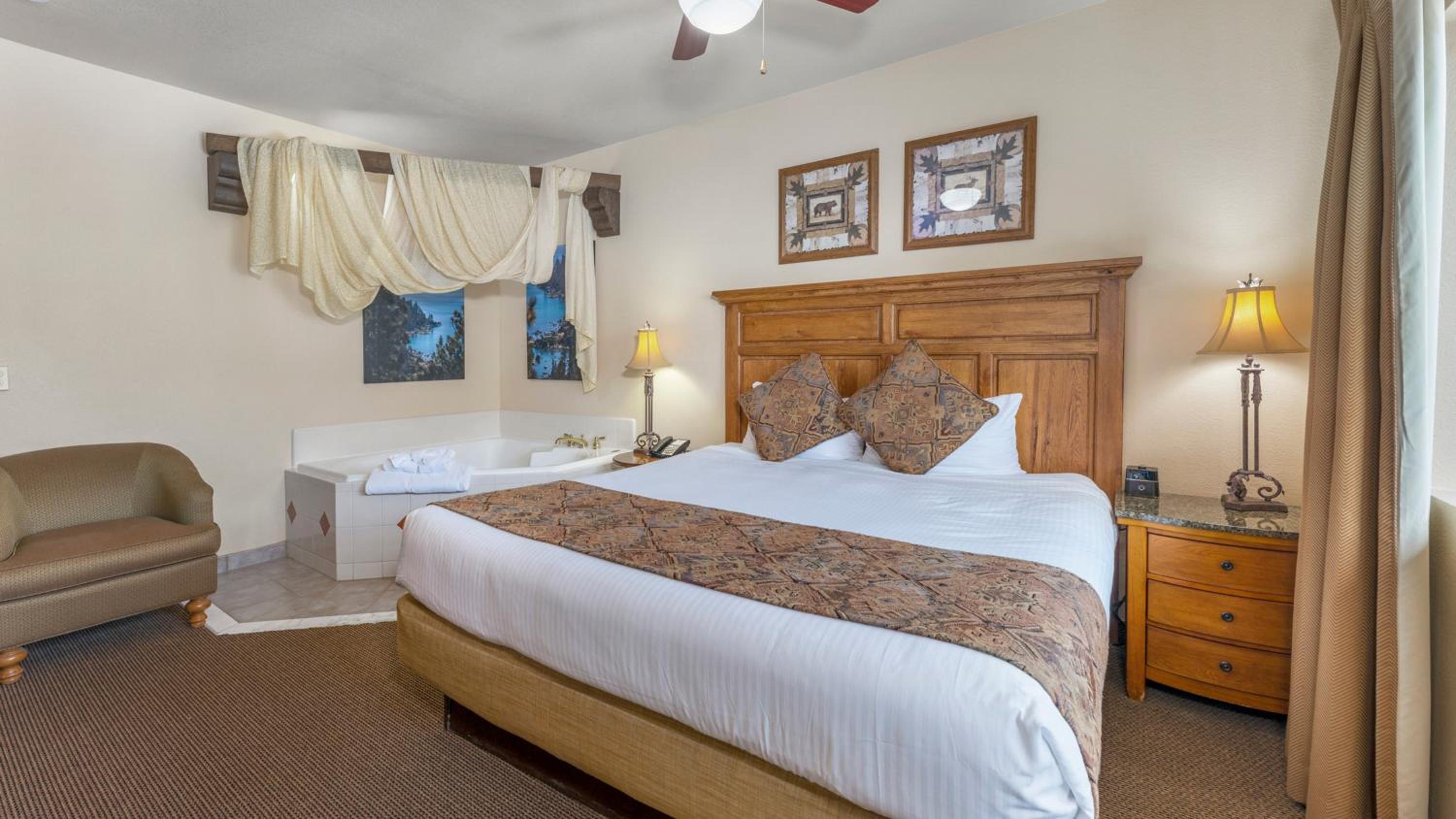 Crest Point One-Bedroom Villa with King Bed 