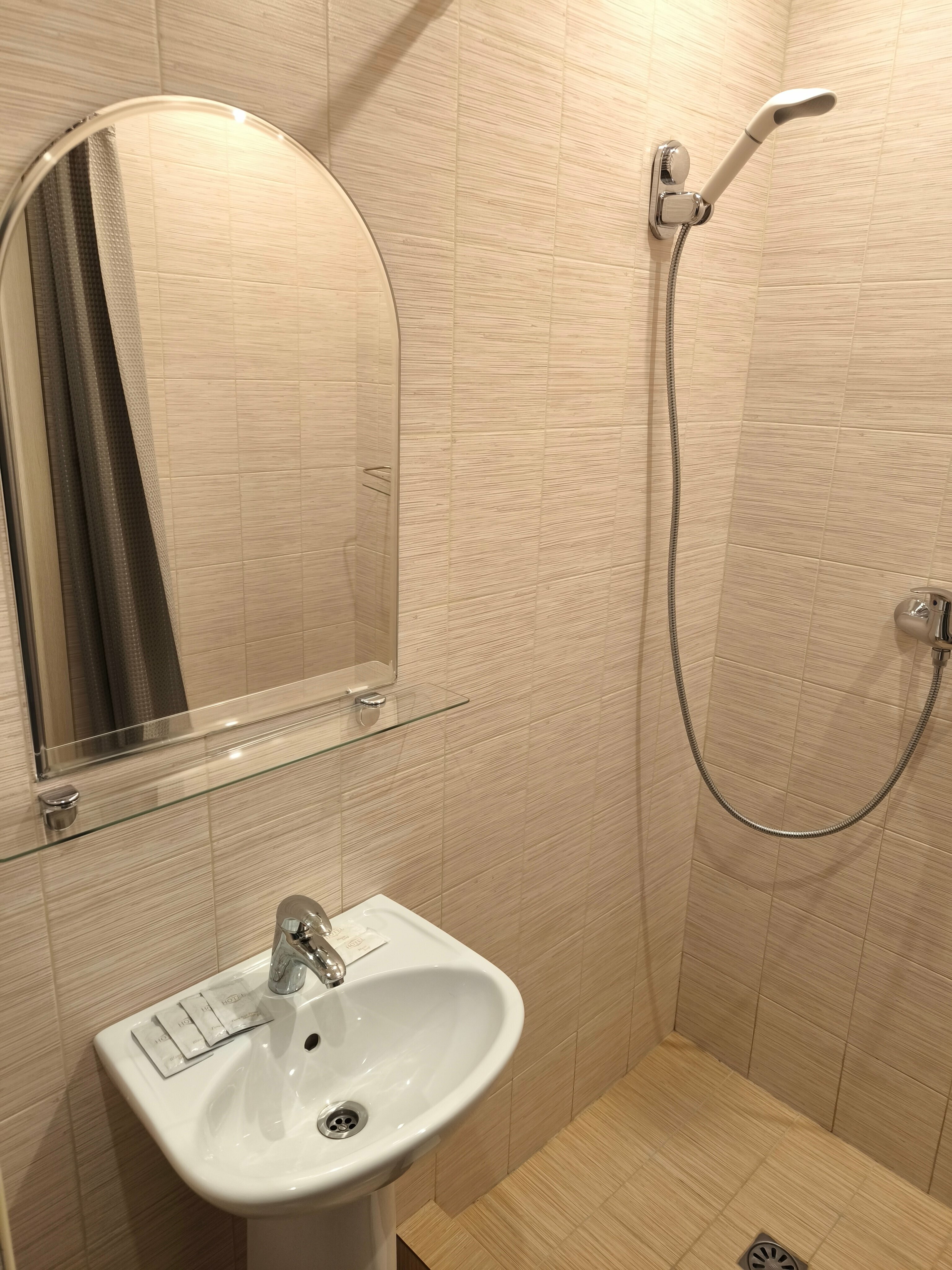 Большой двухместный номер с 1 кроватью