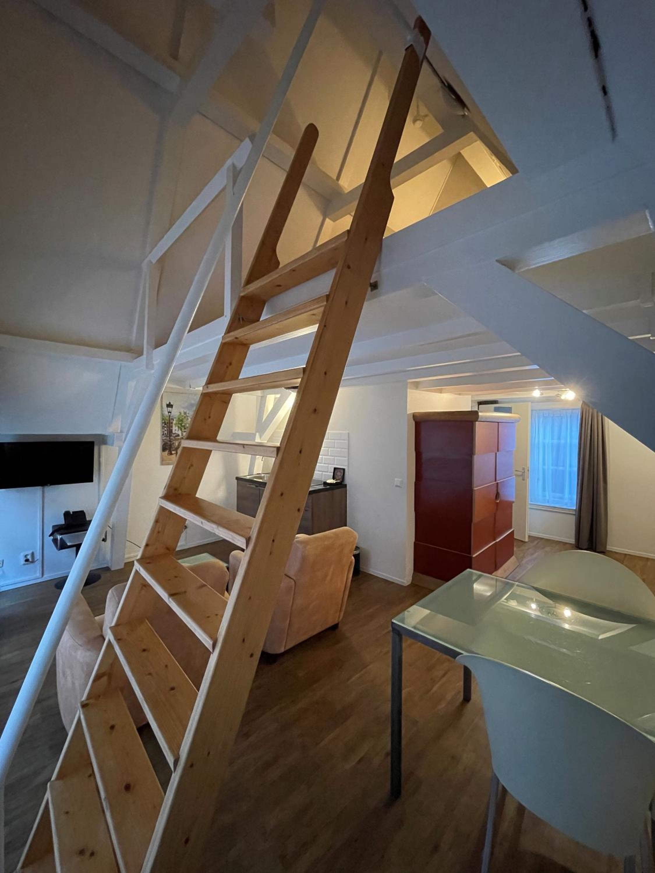 Studio - Split Level