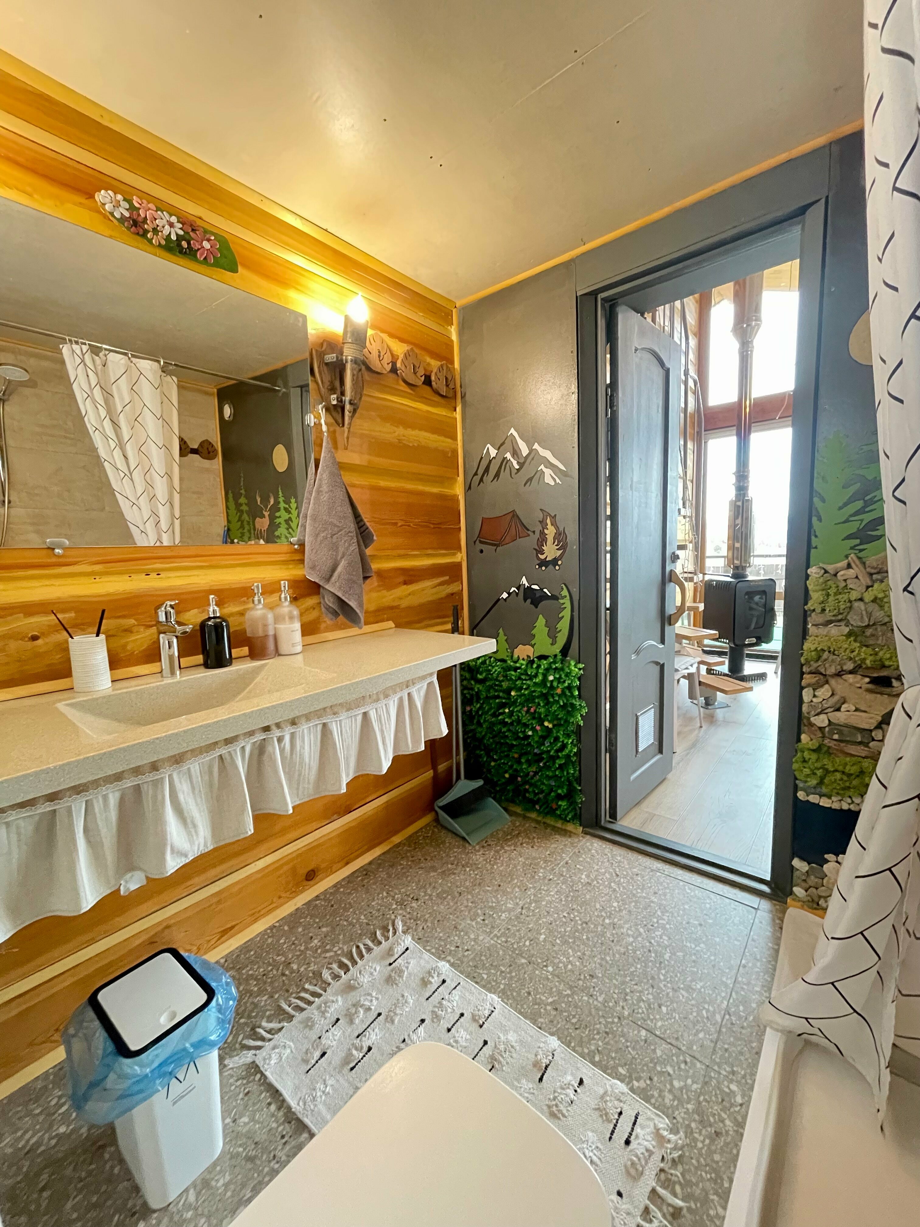 Четырехместный номер с видом на озеро