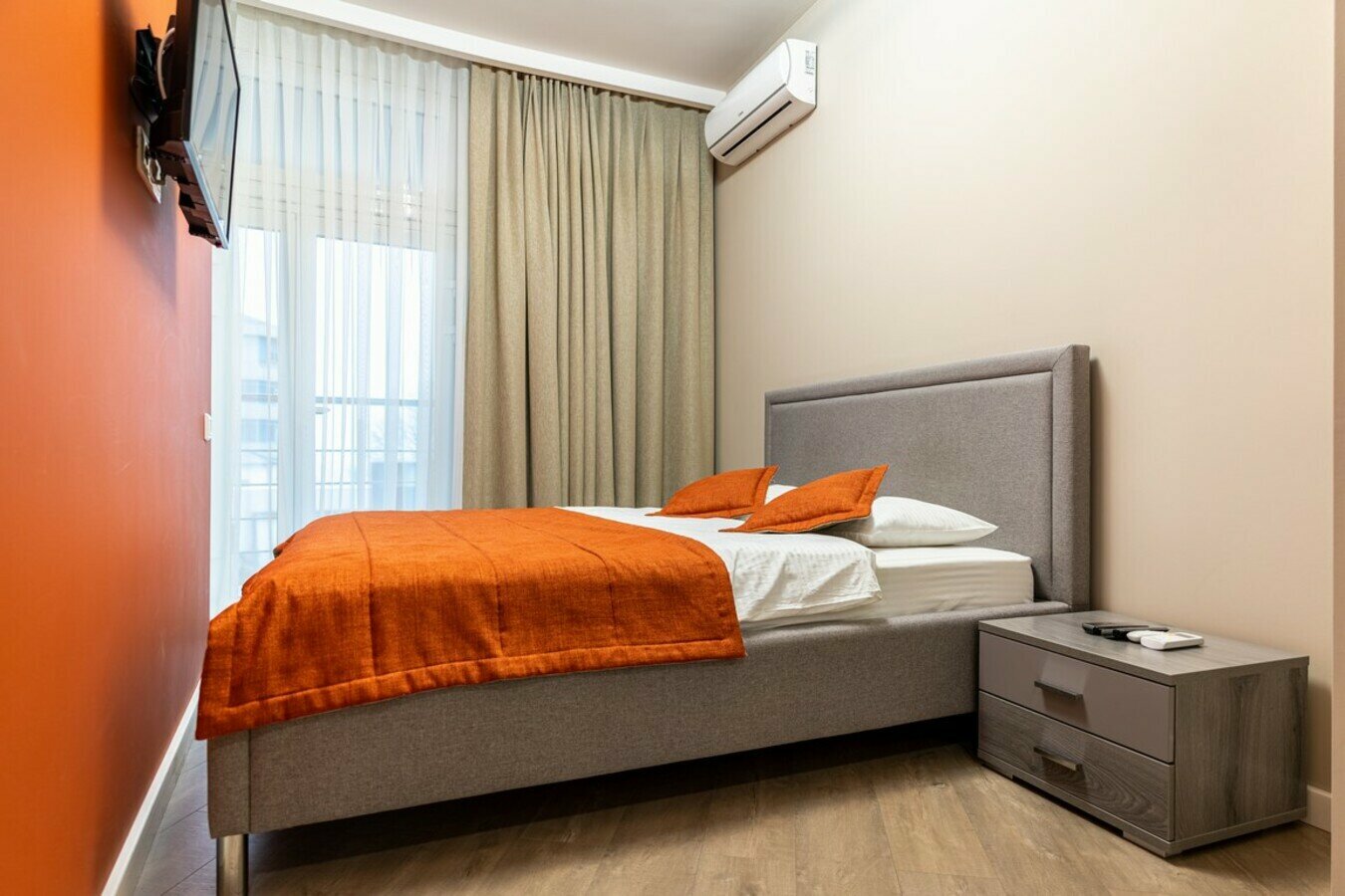 Шикарная студия с балконом! До пляжа и набережной 5 минут! Центр