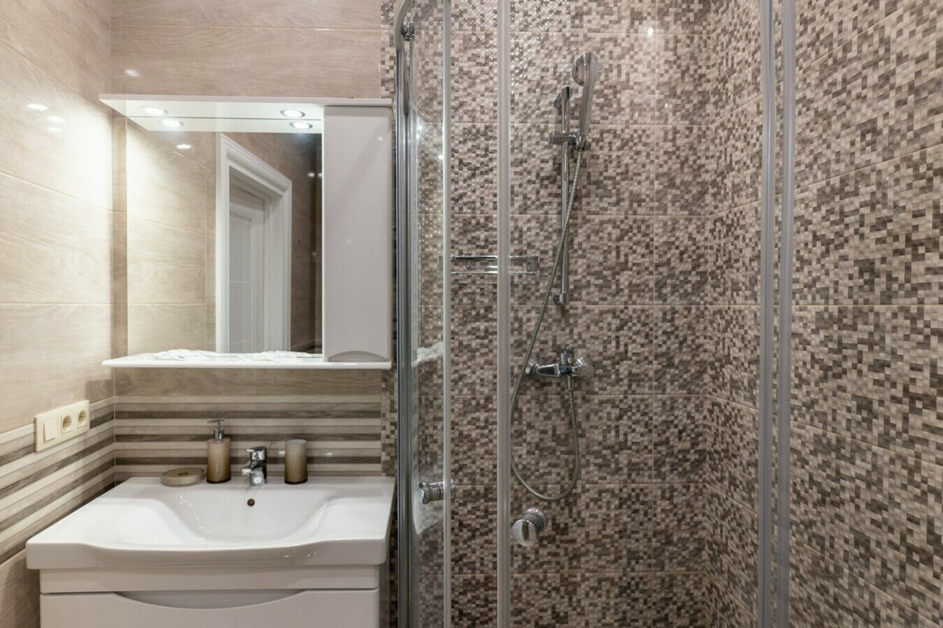 Шикарная студия с балконом! До пляжа и набережной 5 минут! Центр